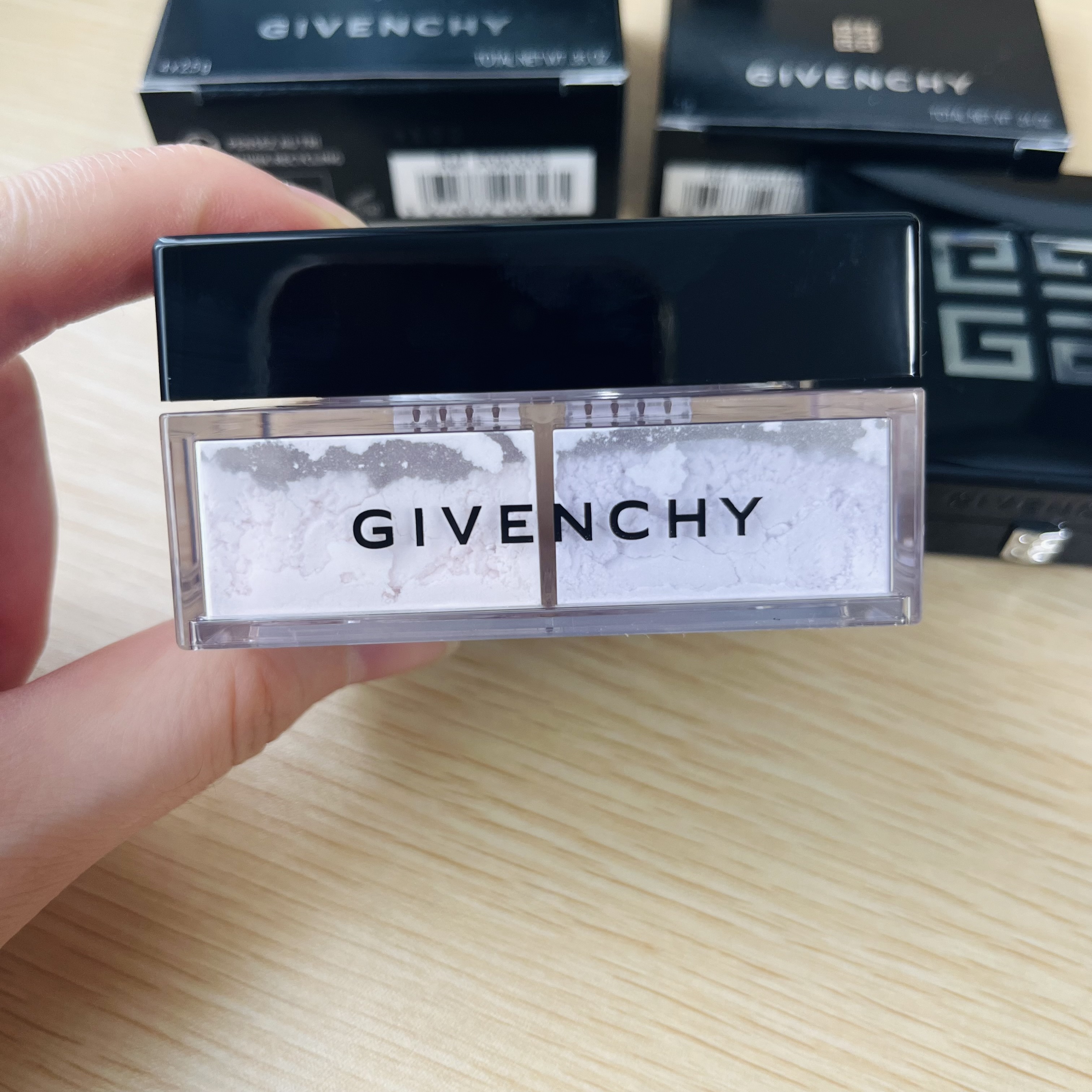 プリズム・リーブル/GIVENCHY/ルースパウダーを使ったクチコミ（2枚目）