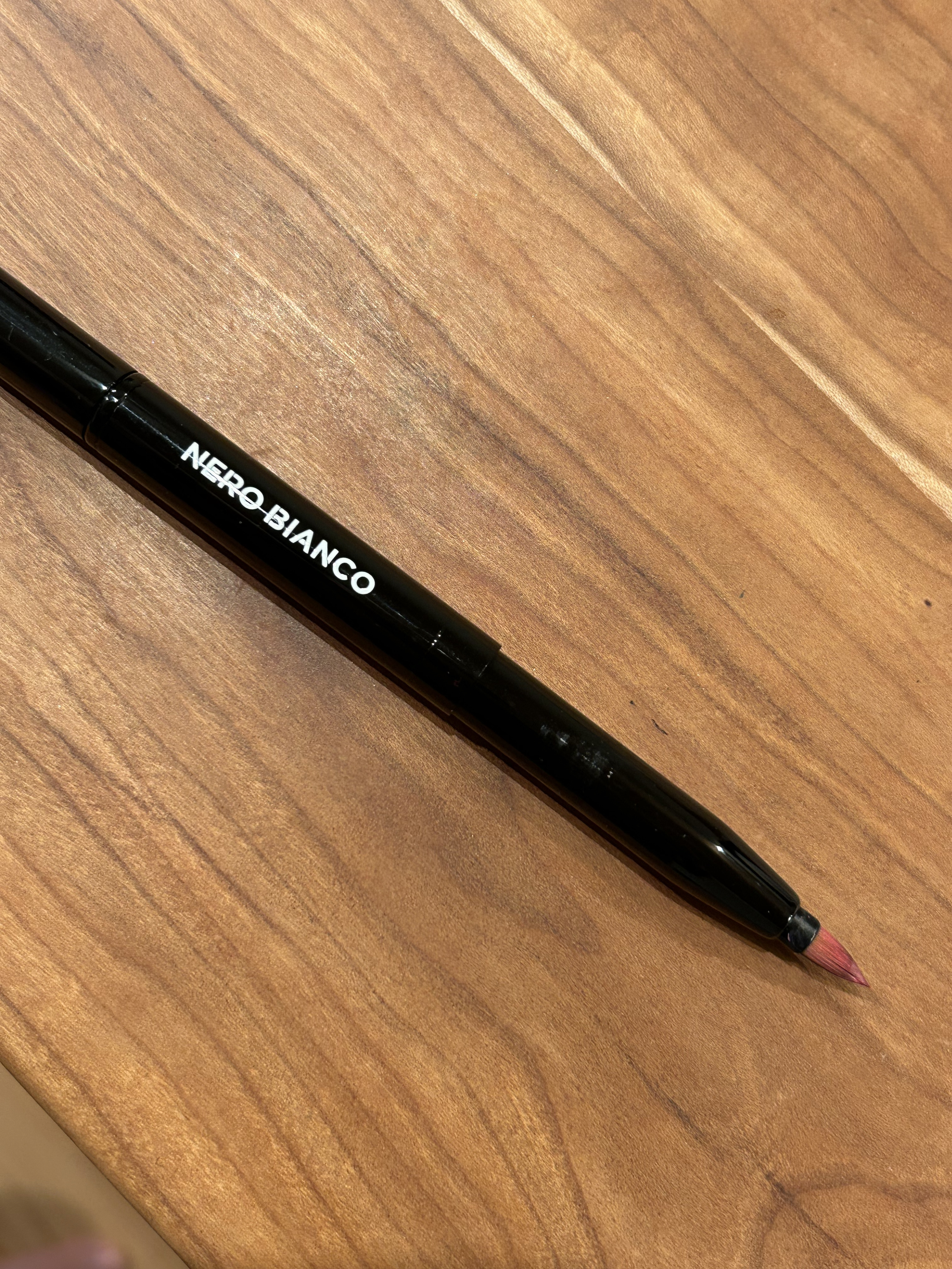 NERO BIANCO 2wayリップブラシ/貝印/メイクブラシを使ったクチコミ（1枚目）