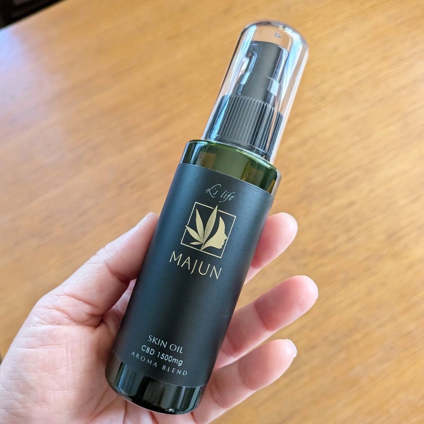 葉山はなび on LIPS 「コエタス/モニターキャンペーンでもらった[麻潤CBDスキンオイ..」(1枚目)