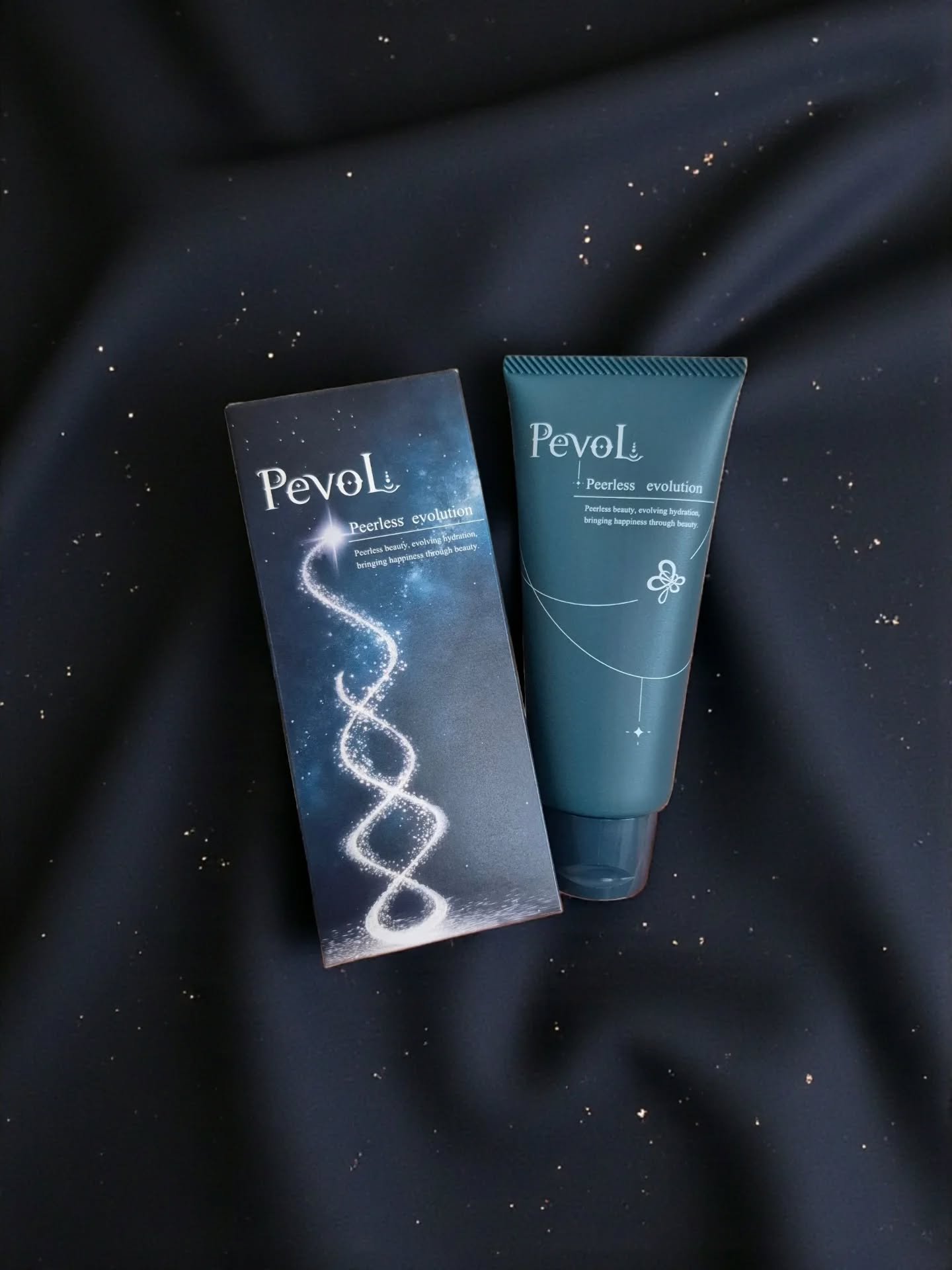 夜のヘアケアタイム🌙
「ペボル」使ってみたよ💕

お風呂上がりにつけるだけ🛁
いつものケアがちょっと特別に✨

しっとりするのにベタつかない😊
使い心地がいい感じ🙌

カラーで気になってた髪に
うるおいケアしてあげてる💖

ヒア