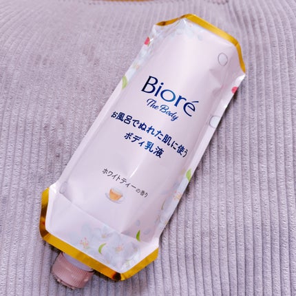 ビオレ ザ ボディ お風呂でぬれた肌に使うボディ乳液 肌しっとり ホワイトティーの香り つりさげパック(つけかえ用) 285ml/ビオレu/ボディミルクの画像