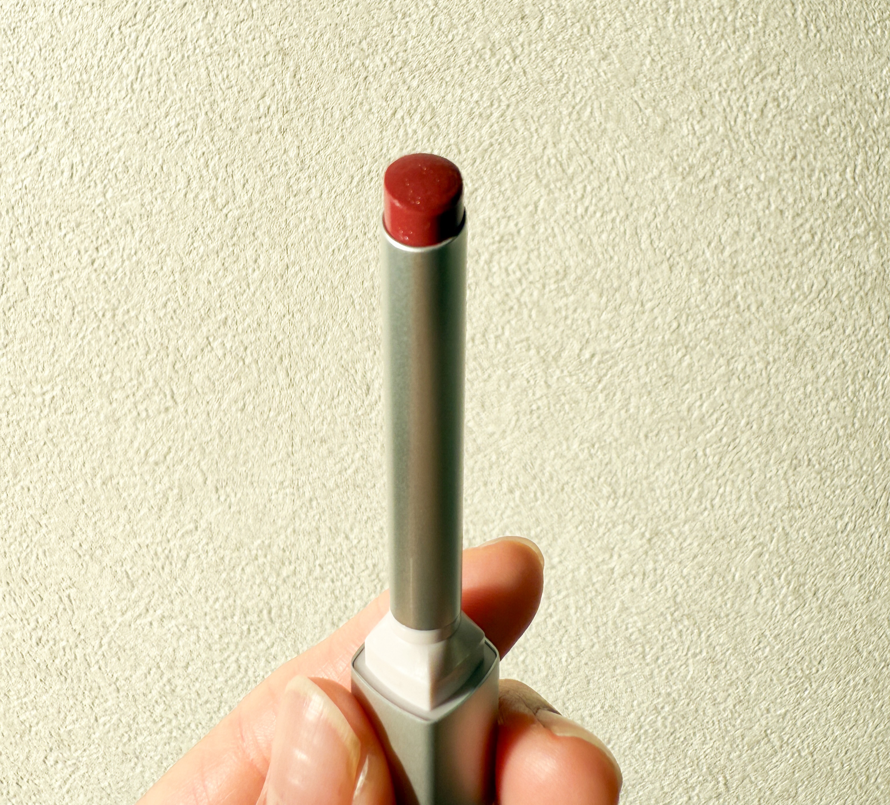 キス リップアロー 01 たまゆらベージュ/KiSS/口紅を使ったクチコミ（3枚目）