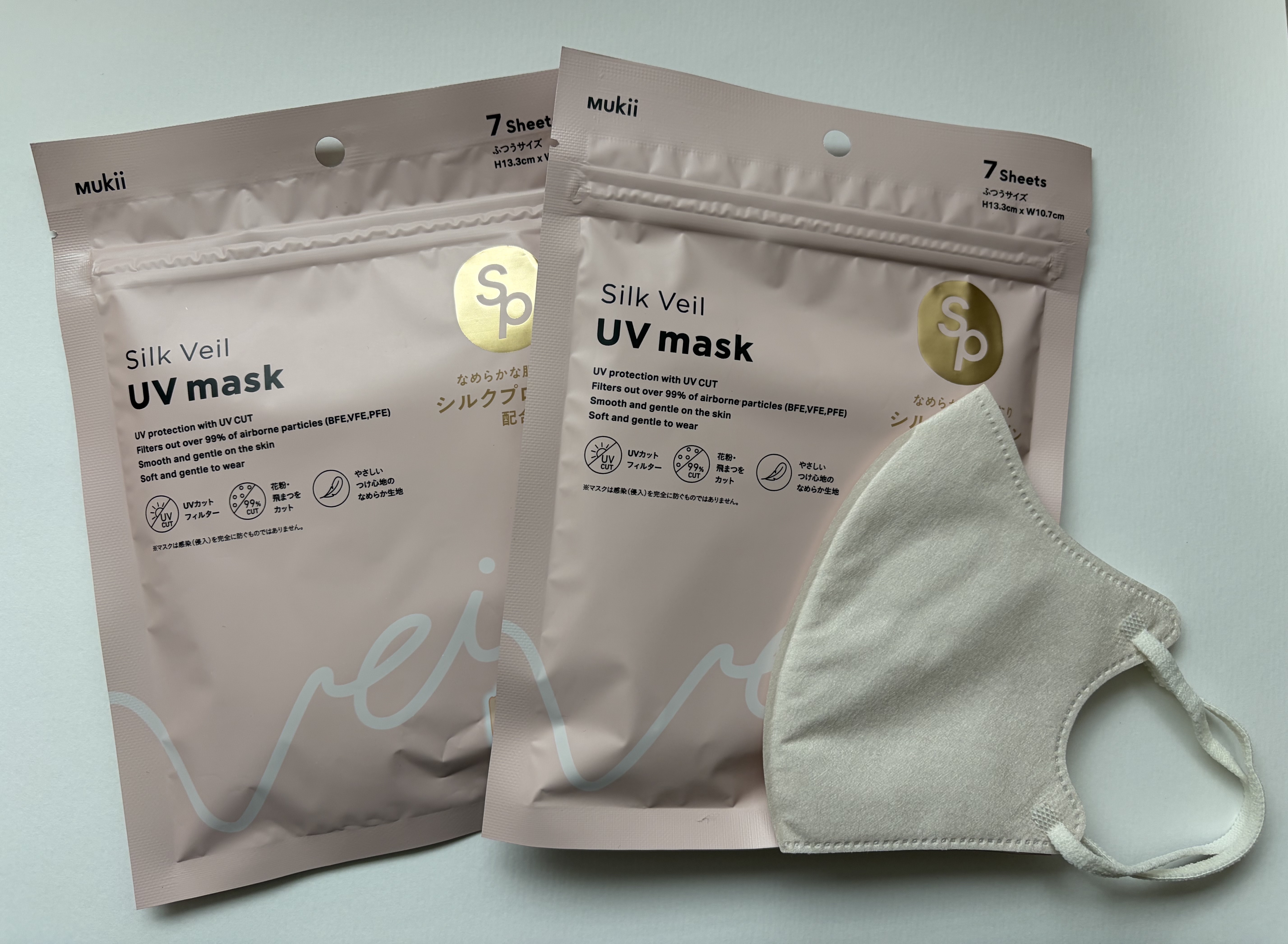 Mukii Silk Veil UV Mask
《シルクプロテイン配合マスク》✔


シルクプロテインの滑らかな繊維構造により、肌との摩擦を大幅に軽減されたマスク😷✨
長時間付けても耳が痛くなりにくく、快適な付け心地です🎶
UVカットフ