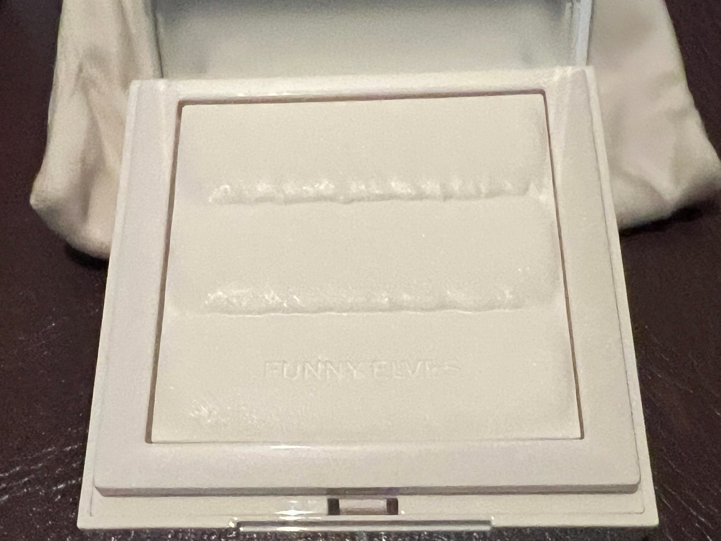 ノートレースシースルーセッティングパウダー/FUNNY ELVES方里/プレストパウダーを使ったクチコミ(1枚目)