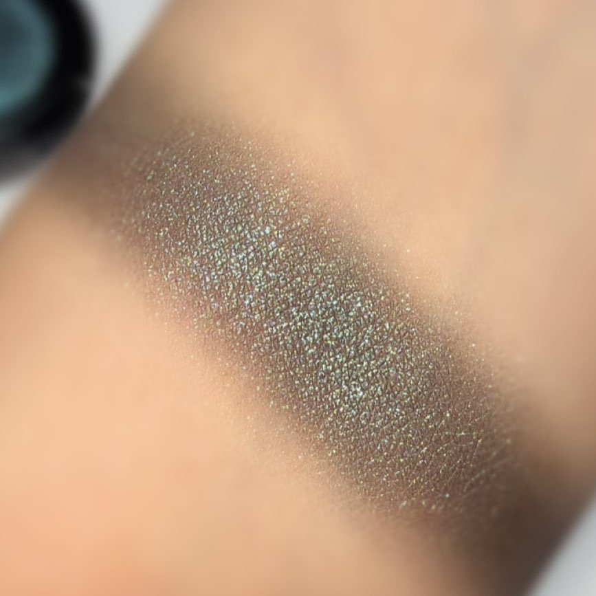 アイシャドウ メタリック/M・A・C/単色アイシャドウを使ったクチコミ（3枚目）