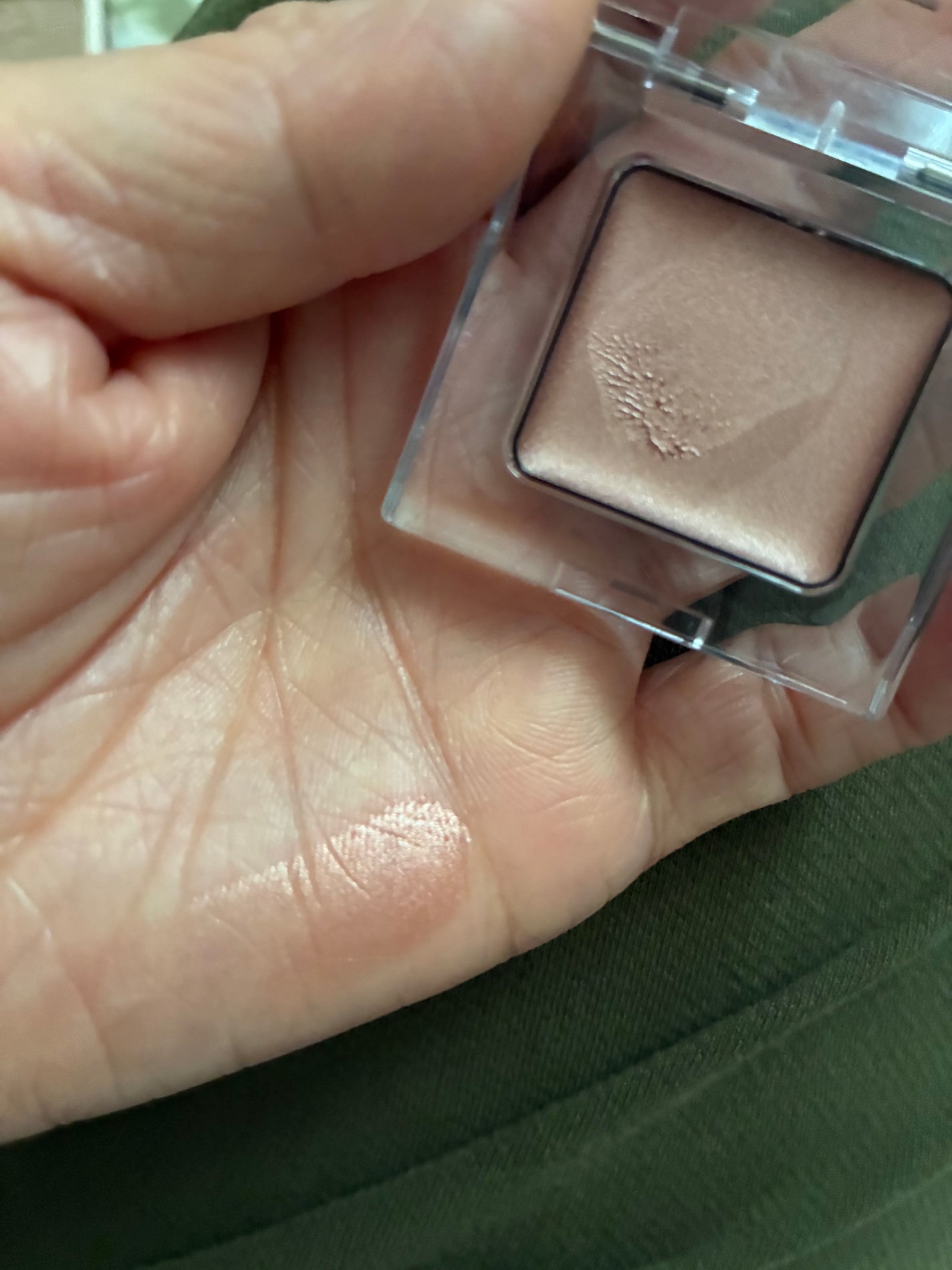 ミネラルアイバーム/エトヴォス/ジェル・クリームアイシャドウを使ったクチコミ(4枚目)