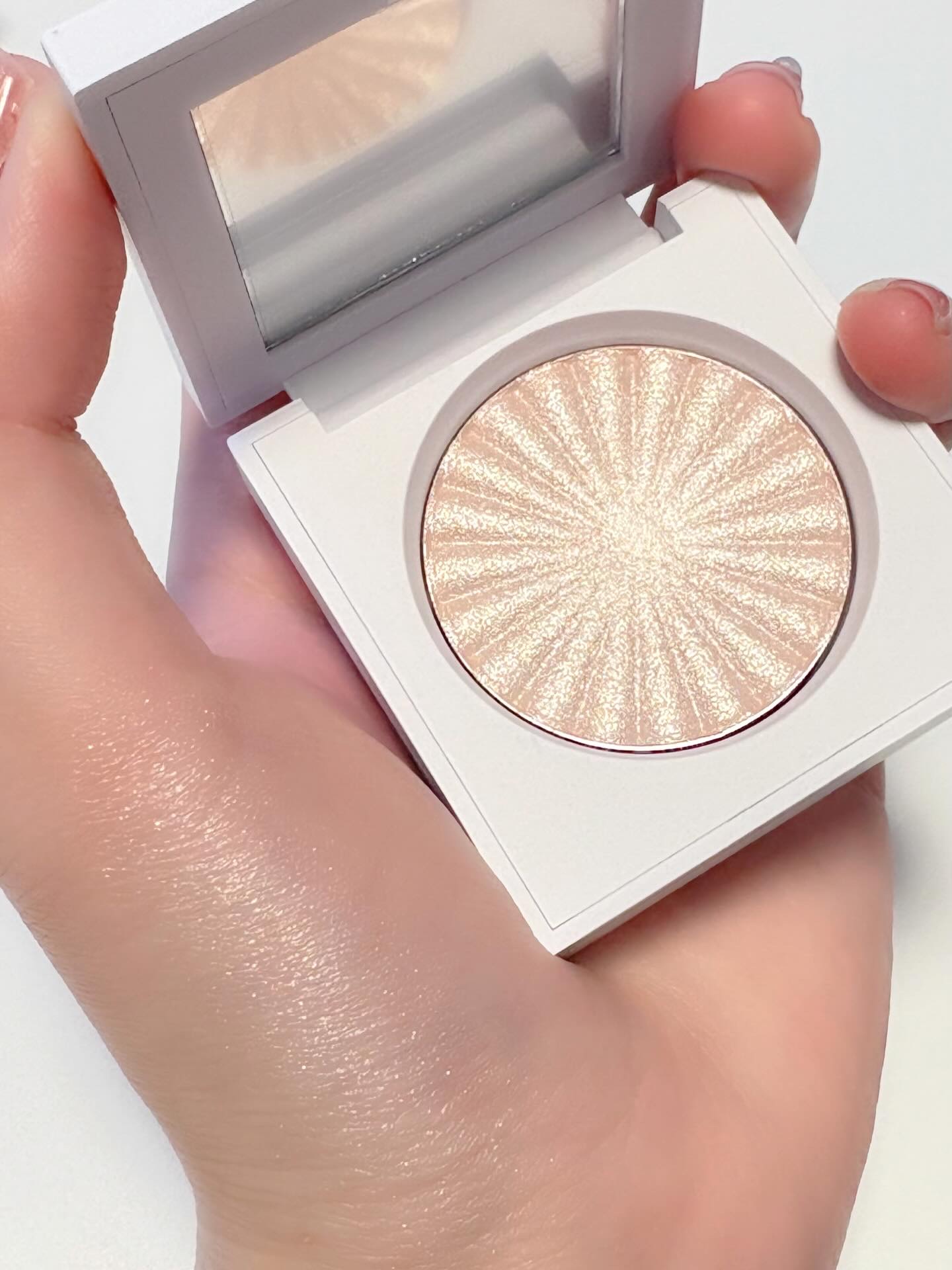 MINI HIGHLIGHTER/Ofra Cosmetics/パウダーハイライトを使ったクチコミ（2枚目）