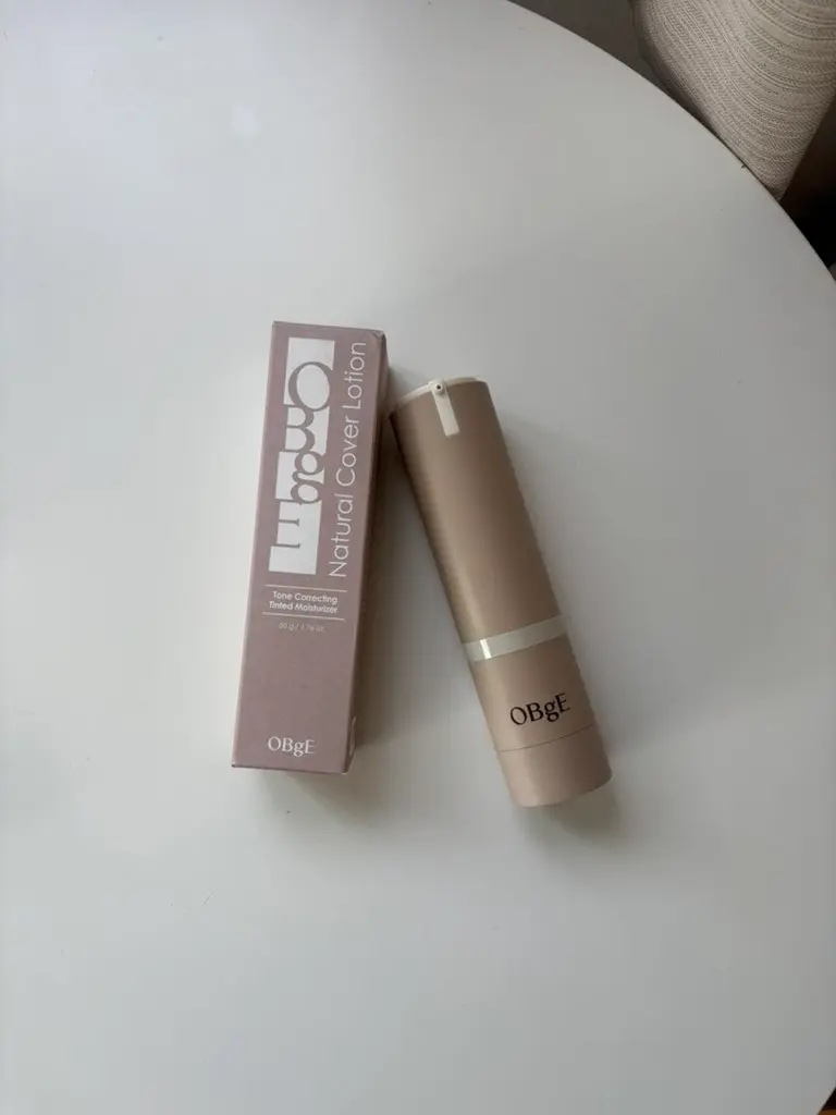 OBgEのナチュラルカバーローション🧡
ベースメイクの下地として、肌のムラや小さなトラブルをカバーと肌トーンを均一に整えてくれるから、時間がない朝でも、超時短&超簡単に整うのが助かる✨
#PR #OBgE