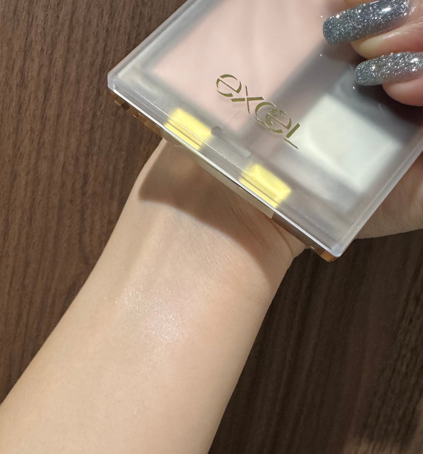 ドレープド シマーグロウ/excel/パウダーハイライトを使ったクチコミ(2枚目)