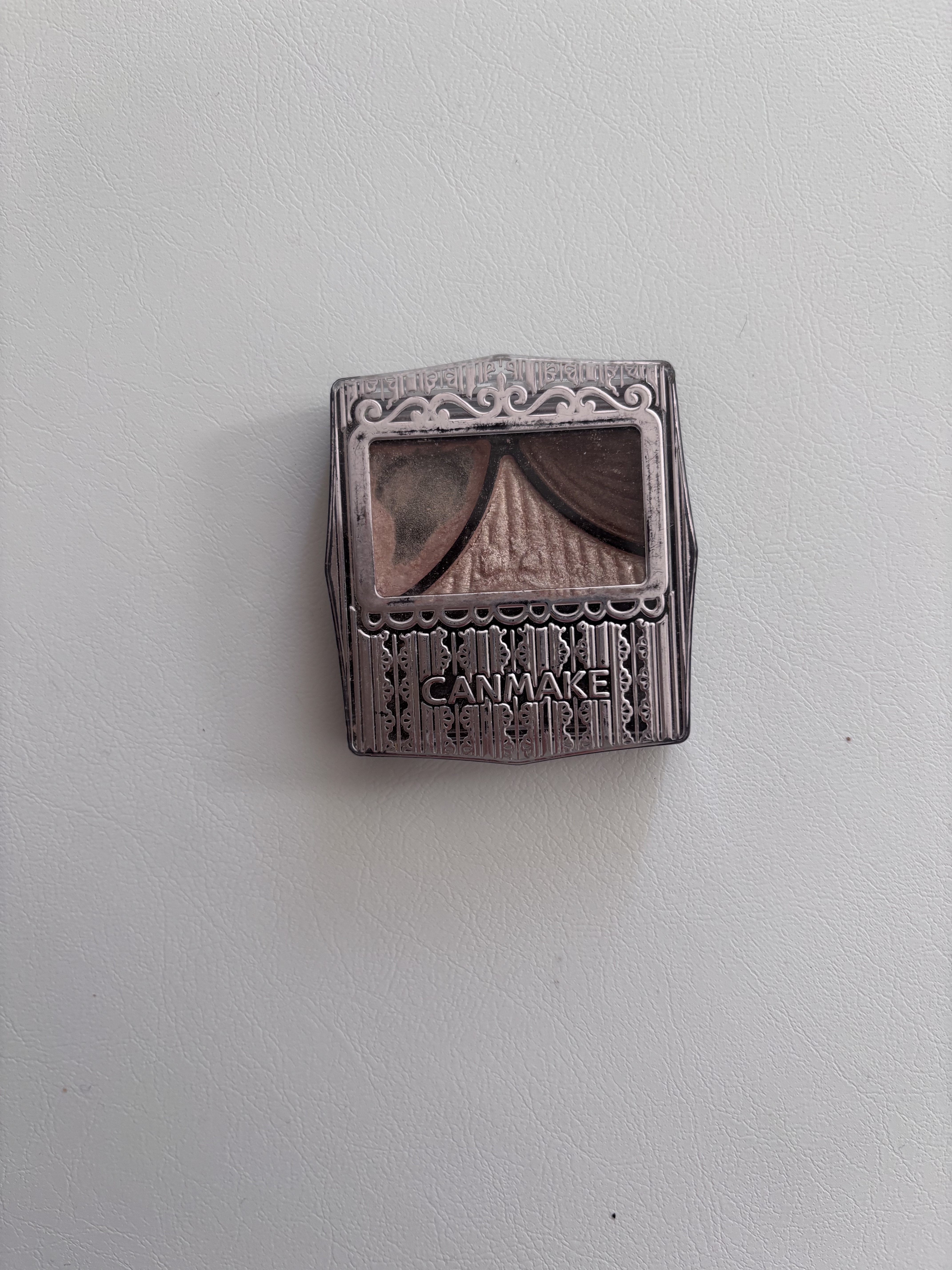 ジューシーピュアアイズ/キャンメイク/アイシャドウパレットを使ったクチコミ（3枚目）