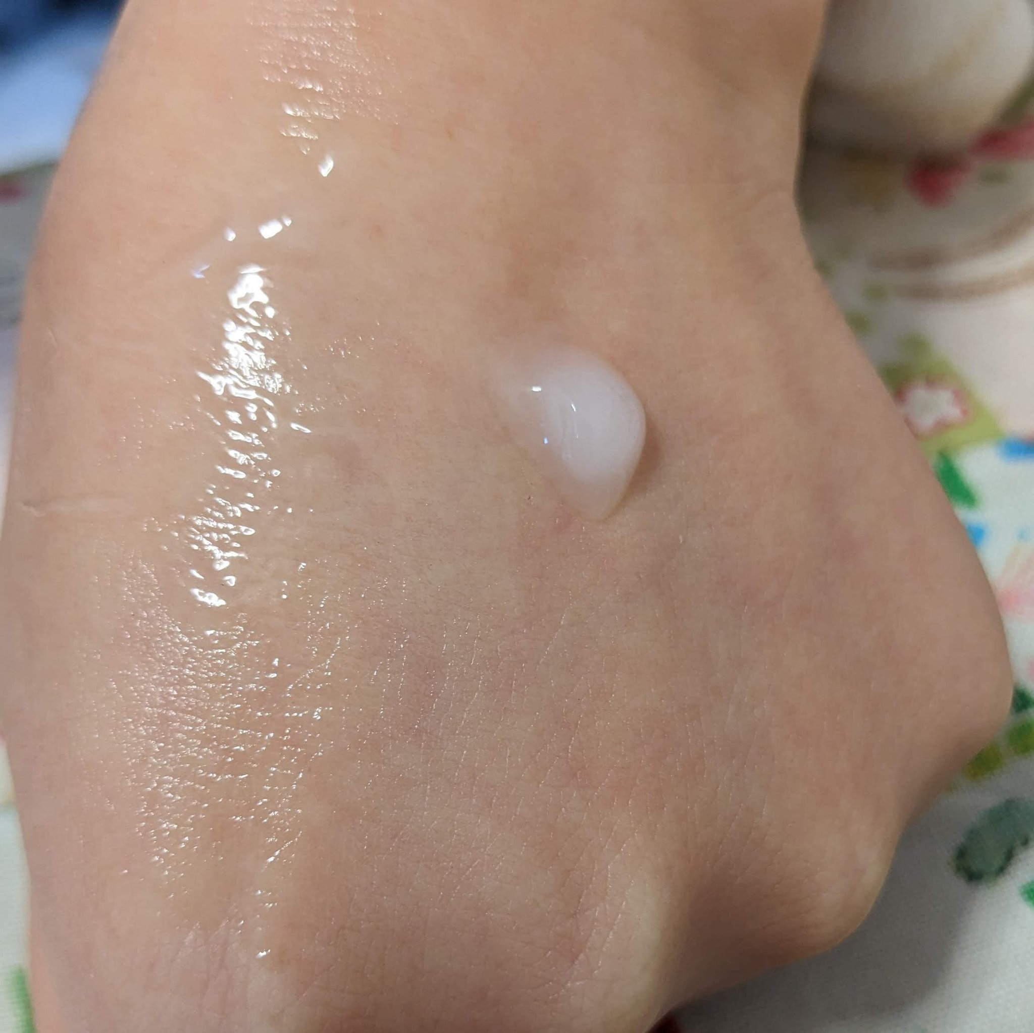 エッセンス ジェル EX/イオナ スパ＆ミネラル/オールインワン化粧品を使ったクチコミ（2枚目）