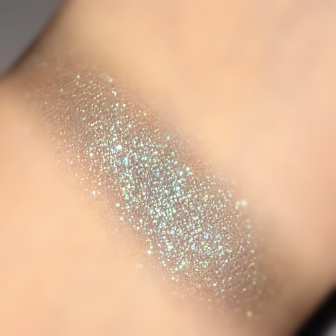 アイシャドウ メタリック/M・A・C/単色アイシャドウを使ったクチコミ（2枚目）