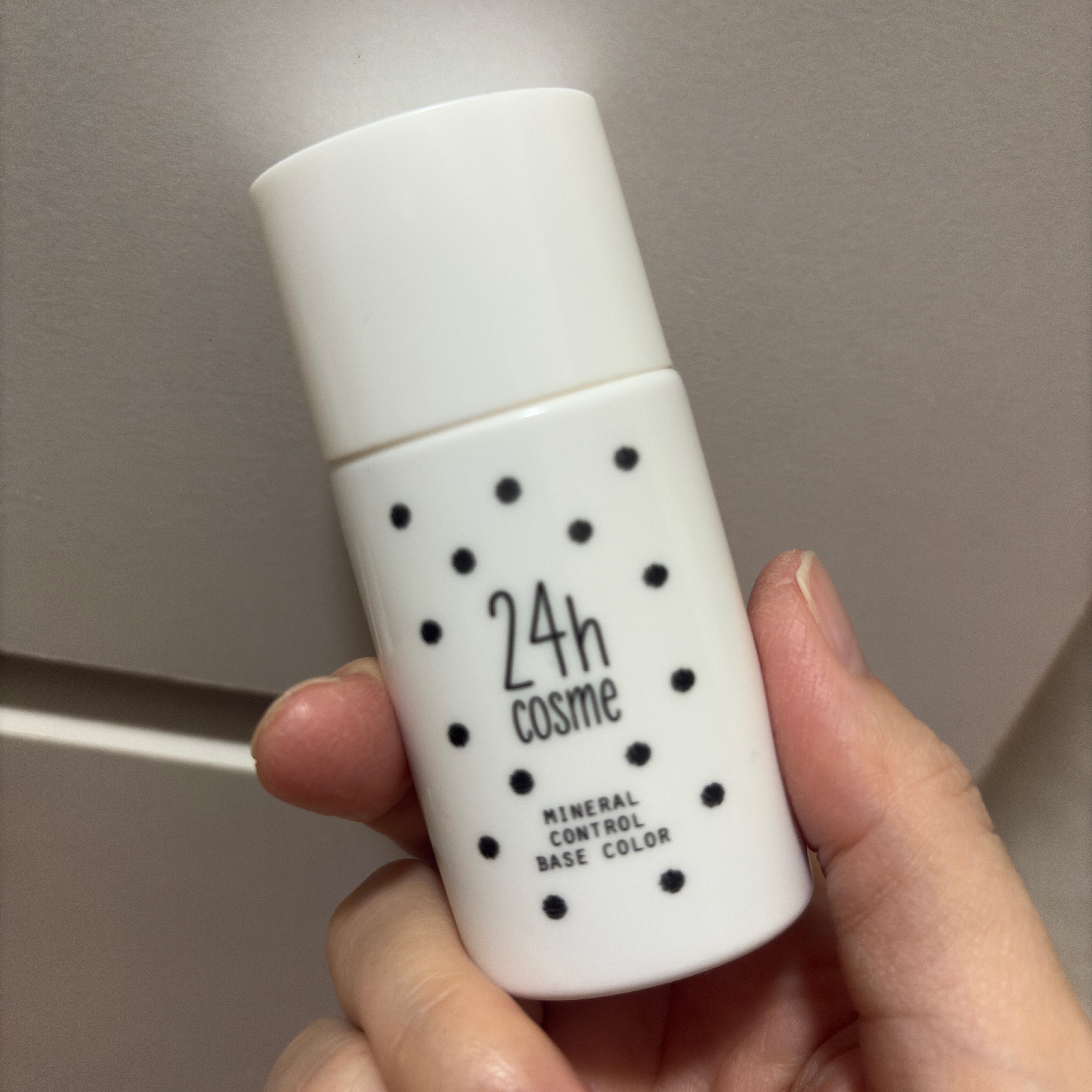 24 ミネラルコントロールベースカラー 02 クリアバイオレット/24h cosme/化粧下地を使ったクチコミ（1枚目）