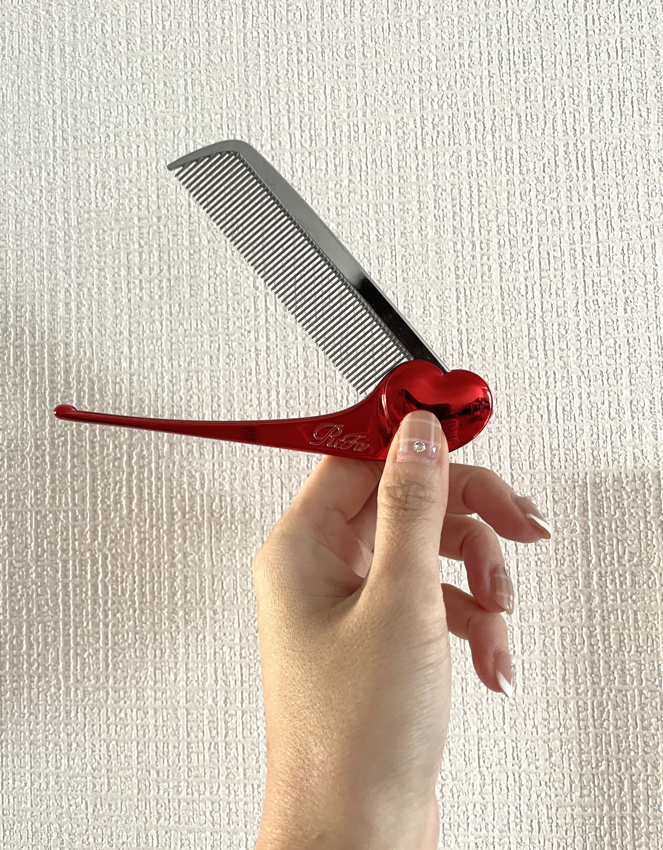 ReFa HEART COMB Aira シャインレッド/ReFa/ヘアコームを使ったクチコミ（1枚目）
