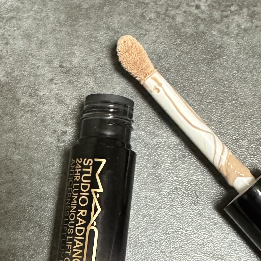 スタジオ ラディアンス 24 ルミナス コンシーラー/M・A・C/リキッドコンシーラーを使ったクチコミ（3枚目）