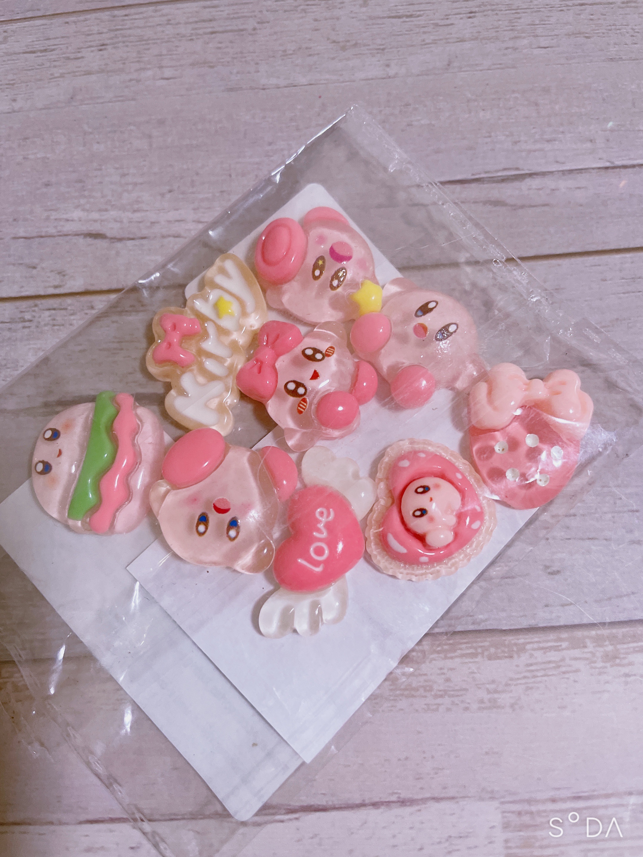 カービィデコシール

大好きなカービィが、
ぷっくり立体感があり可愛い🩷

こちらはアリエクで、
300円くらいで買いました。

ミラーやスマホケースに貼ると
めちゃくちゃ可愛い！


気になっている方は、
ぜひチェックしてみて下さい😉