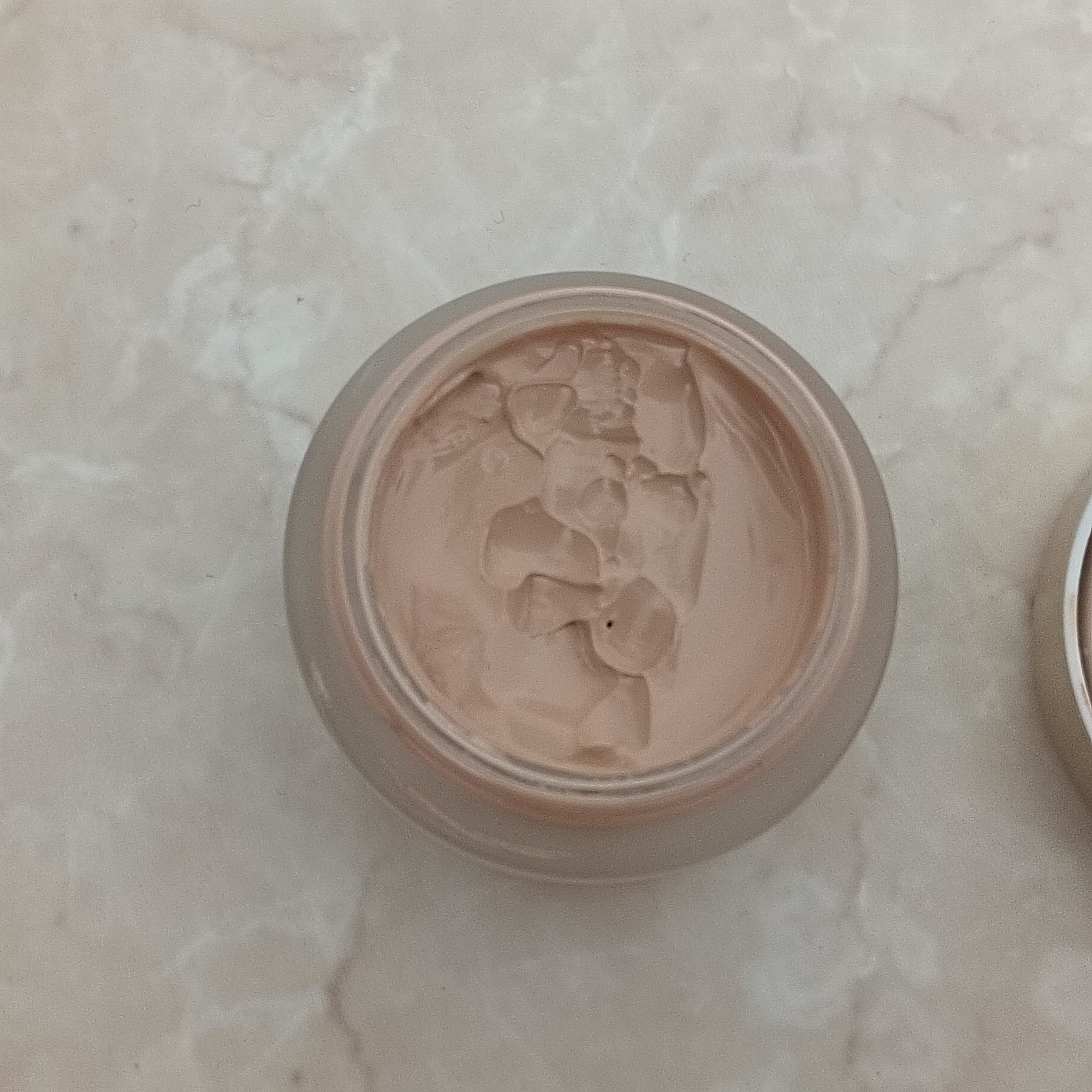 サブライム クリーム ファンデーション 201 明度の高いライトピンク/PAUL & JOE BEAUTE/クリーム・エマルジョンファンデーションを使ったクチコミ（2枚目）