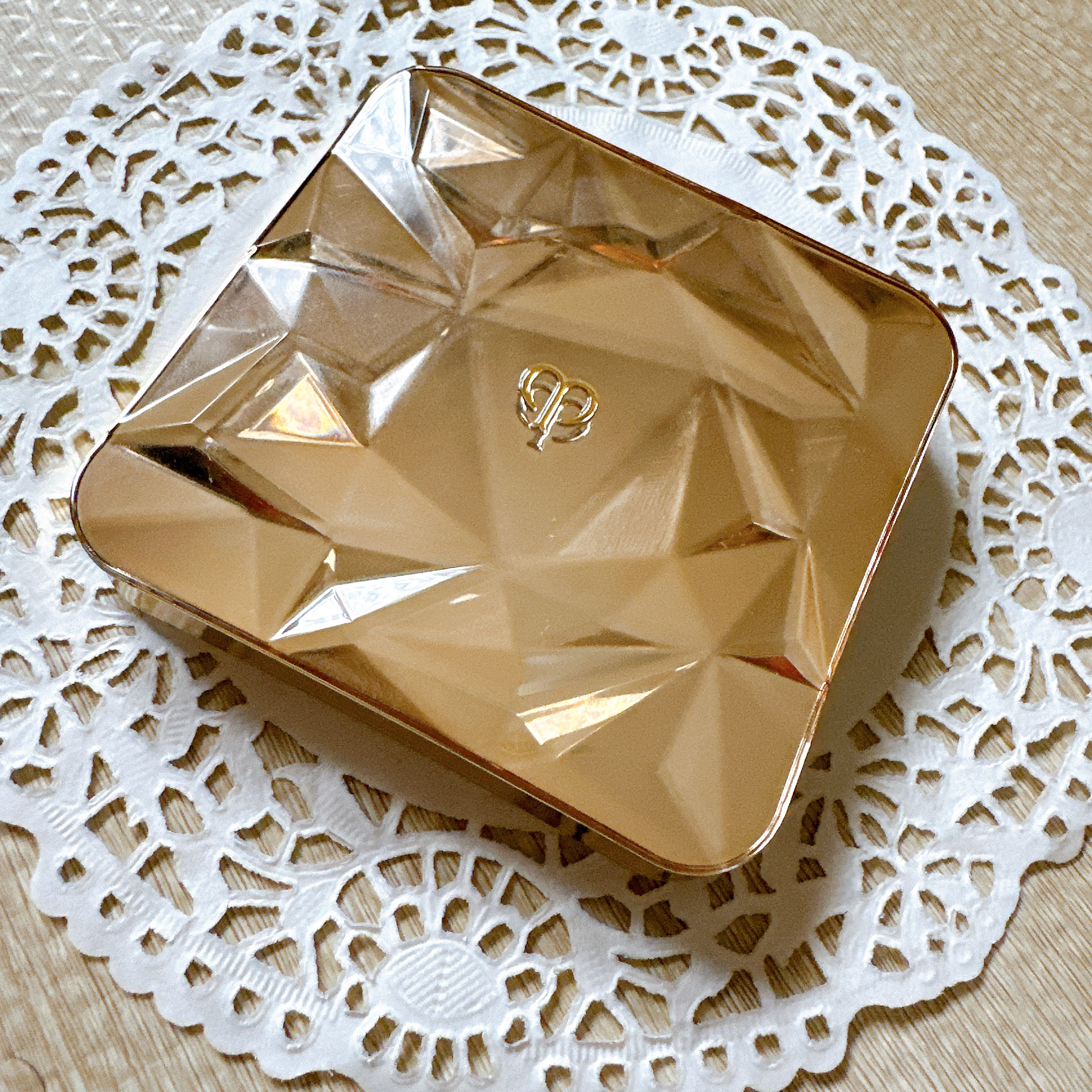 ル・レオスールデクラ /クレ・ド・ポー ボーテ/パウダーハイライトを使ったクチコミ（2枚目）