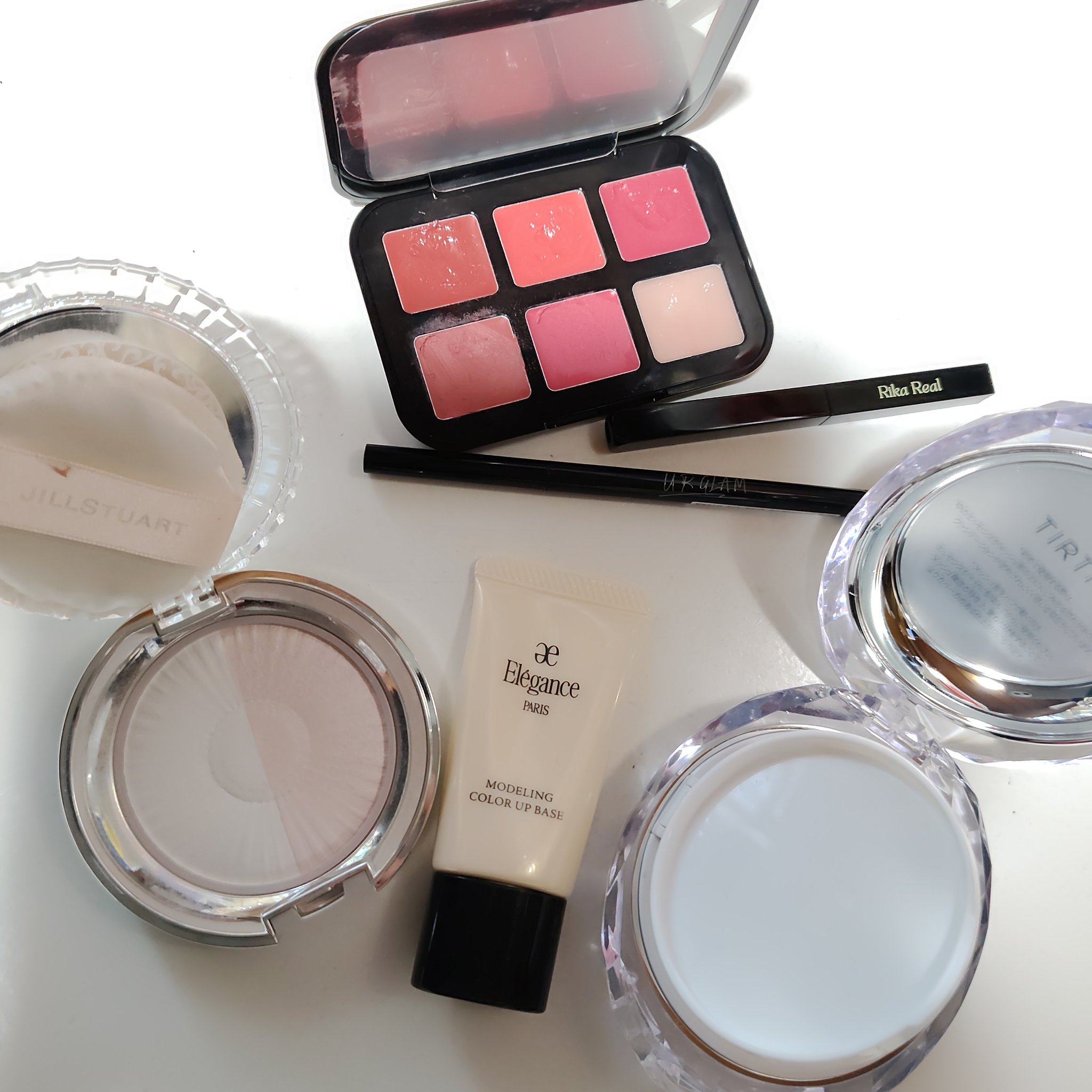 本日使用

＃JILL STUART
＃デュアルルーセントグロウ　
＃セッティングパウダー
02silky pink
左右で
セミマット　と　つや
可愛い

＃ティルティル
＃マスクフィットクリスタルメッシュクッション
17Cポーセリン
く