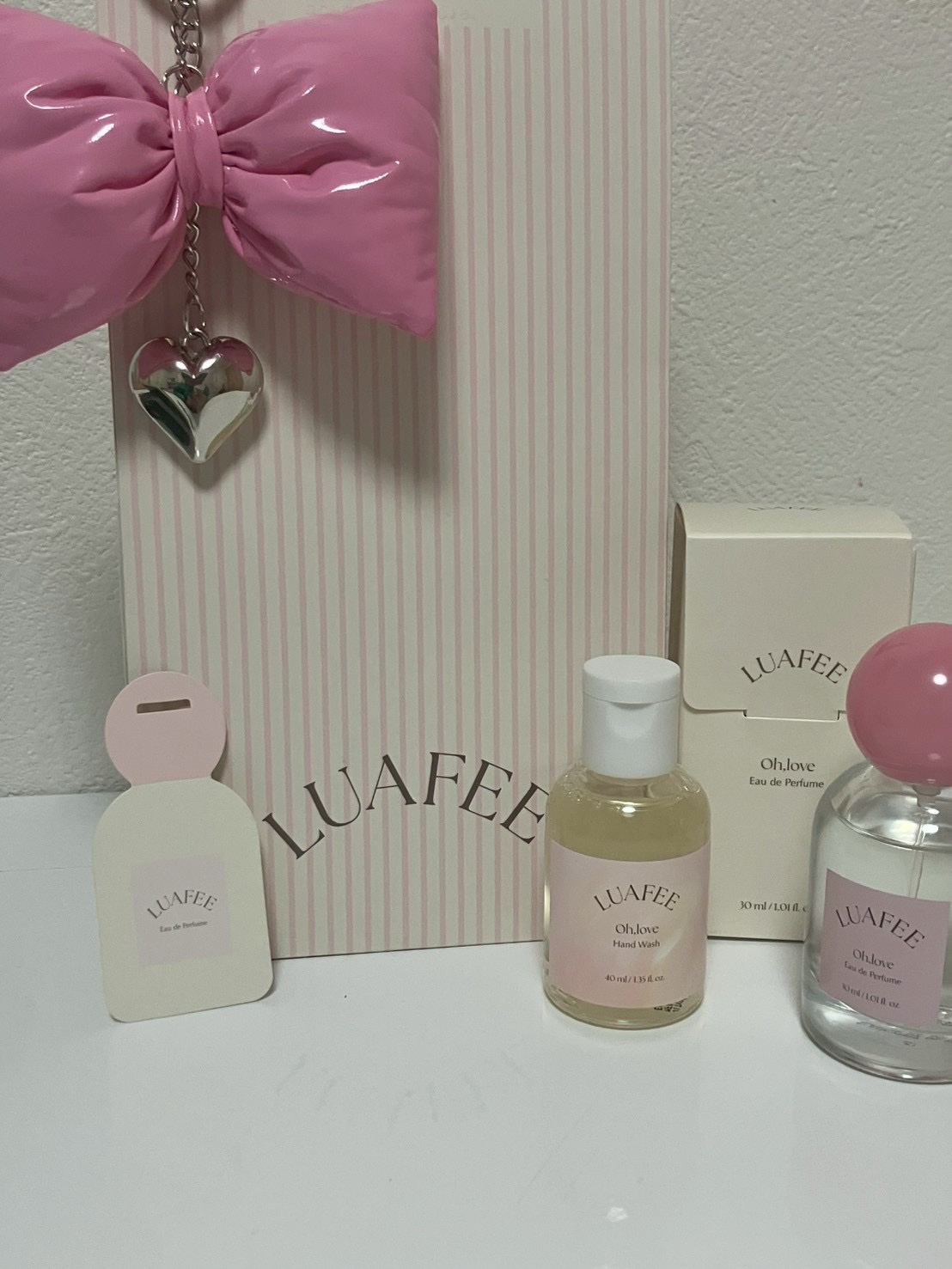 【12月 メガ割購入品】

ルアペ オーラブ オードパルファム 30mL

¥5,940（税込）

ドキドキする初デートの時の気持ちや初キスのときめきを表した香り💗
TOP：ベルガモット、ブラックペッパー、オレンジ、桃MIDDLE：ローズ