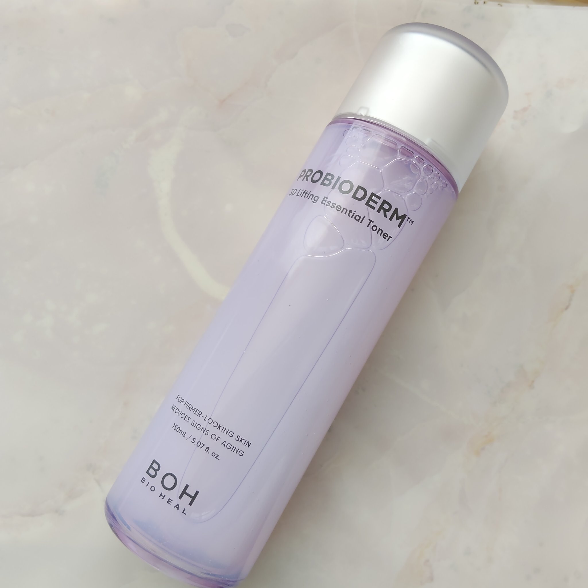 BIOHEAL BOH　プロバイオダーム3Dリフティングエッセンシャルトナー

容器を逆さまにして使用しますが出し口がちいさいのか少しトナーは出しにくいかも🤔
テクスチャーはさらっとしていますがほんのりとろみがあって手でもコットンでも使い