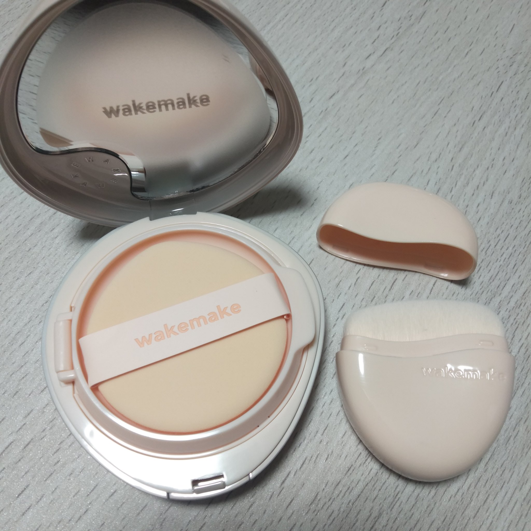 wakemake ウォーターグロウコーティングバームのクチコミ「✈️元グランドスタッフのコスメ紹介✈️

wakemake
ウォーターグロウコーティングバーム.....」（2枚目）