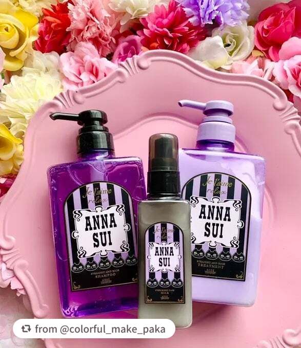 【colorful_make_pakaさんから引用】

“数量限定で再販だー！

ヘアケアブランド「ジュレーム」と
ANNA SUIがコラボ！

うねりが気になるパサつく髪を
しっとりやわらかなストレー