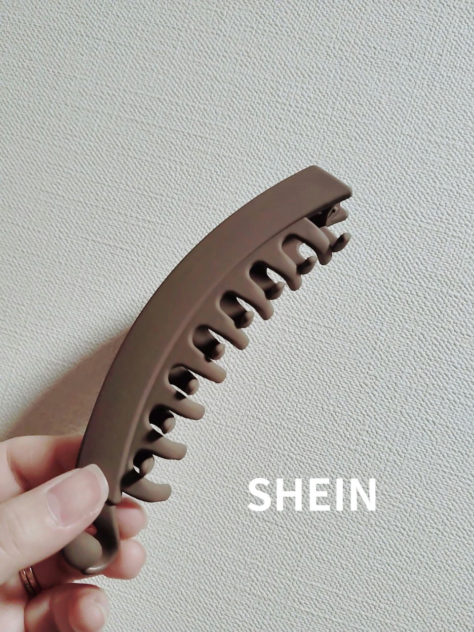 　　　　　　SHEIN　　ヘアクリップ

みなさん、こんばんは☺
髪の毛滑りにくく使いやすいです。

SHEINで150円くらいでした💛


＃SHEIN