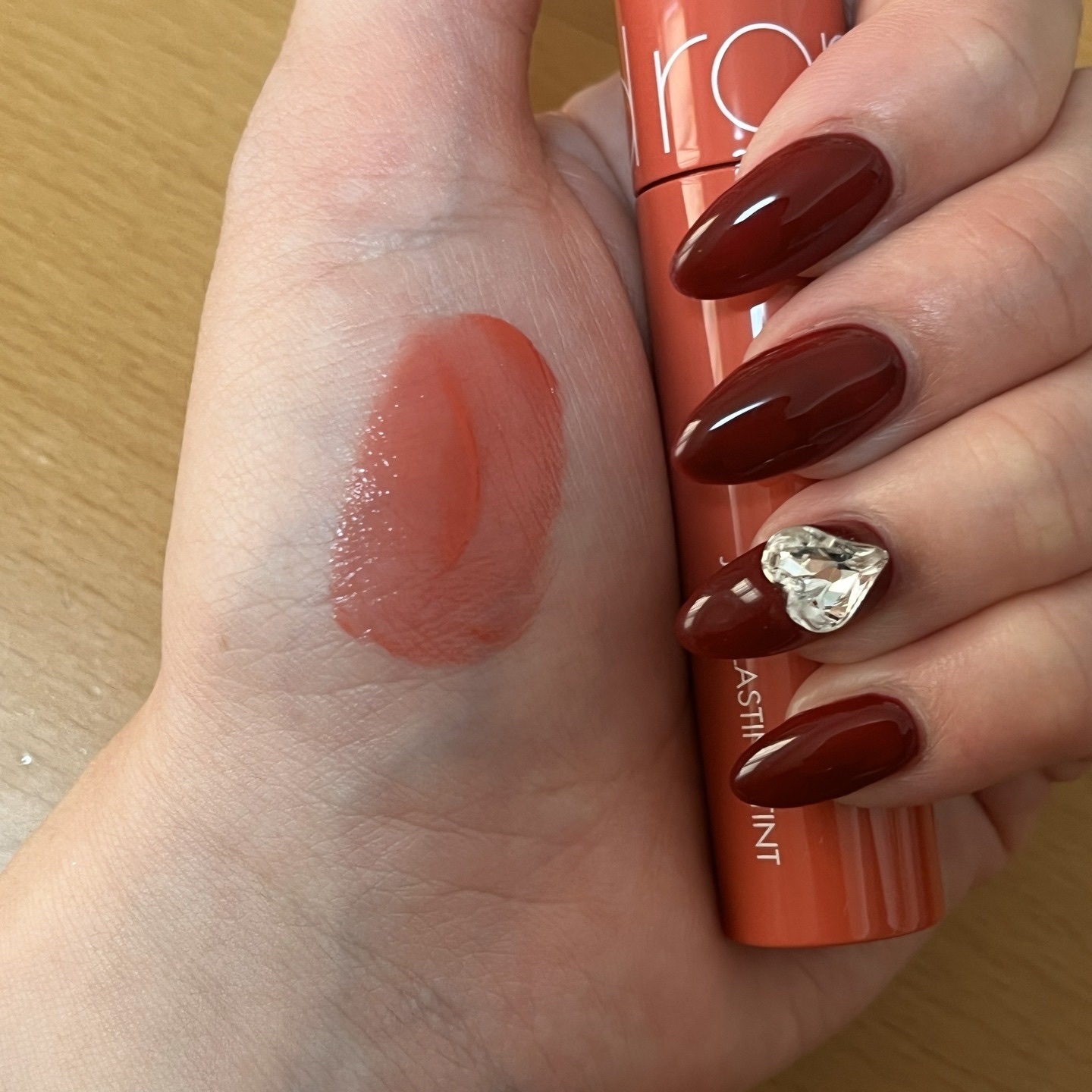 ジューシーラスティングティント/rom&nd/リップティントを使ったクチコミ（3枚目）