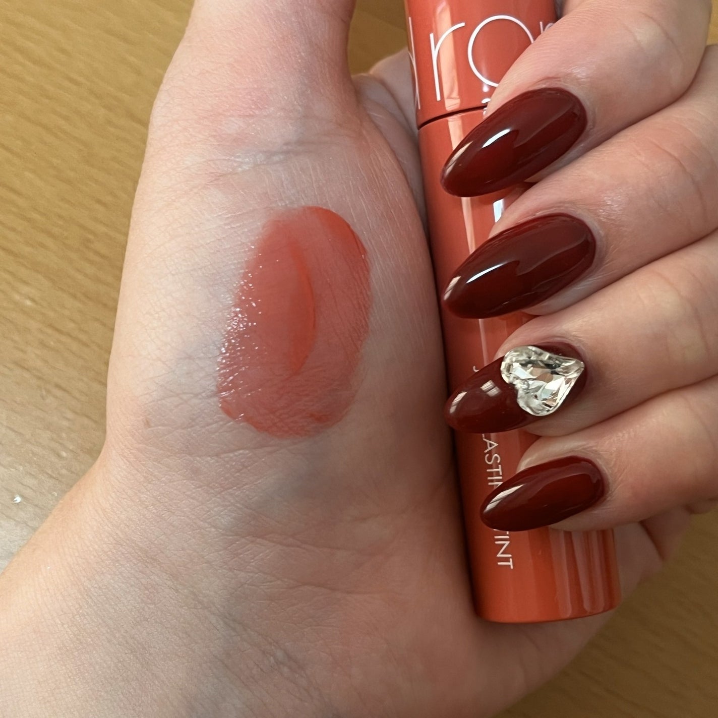 ジューシーラスティングティント/rom&nd/リップティントを使ったクチコミ(3枚目)