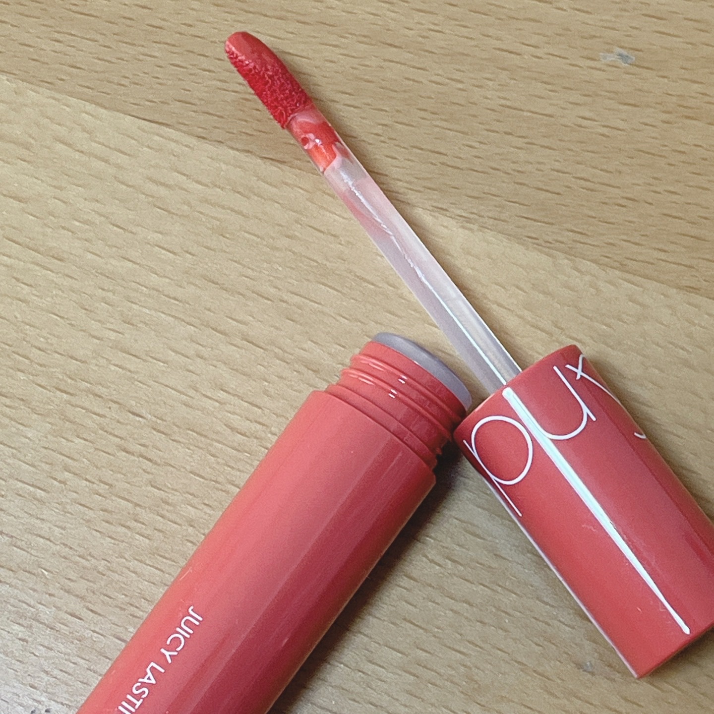 ジューシーラスティングティント/rom&nd/リップティントを使ったクチコミ（2枚目）