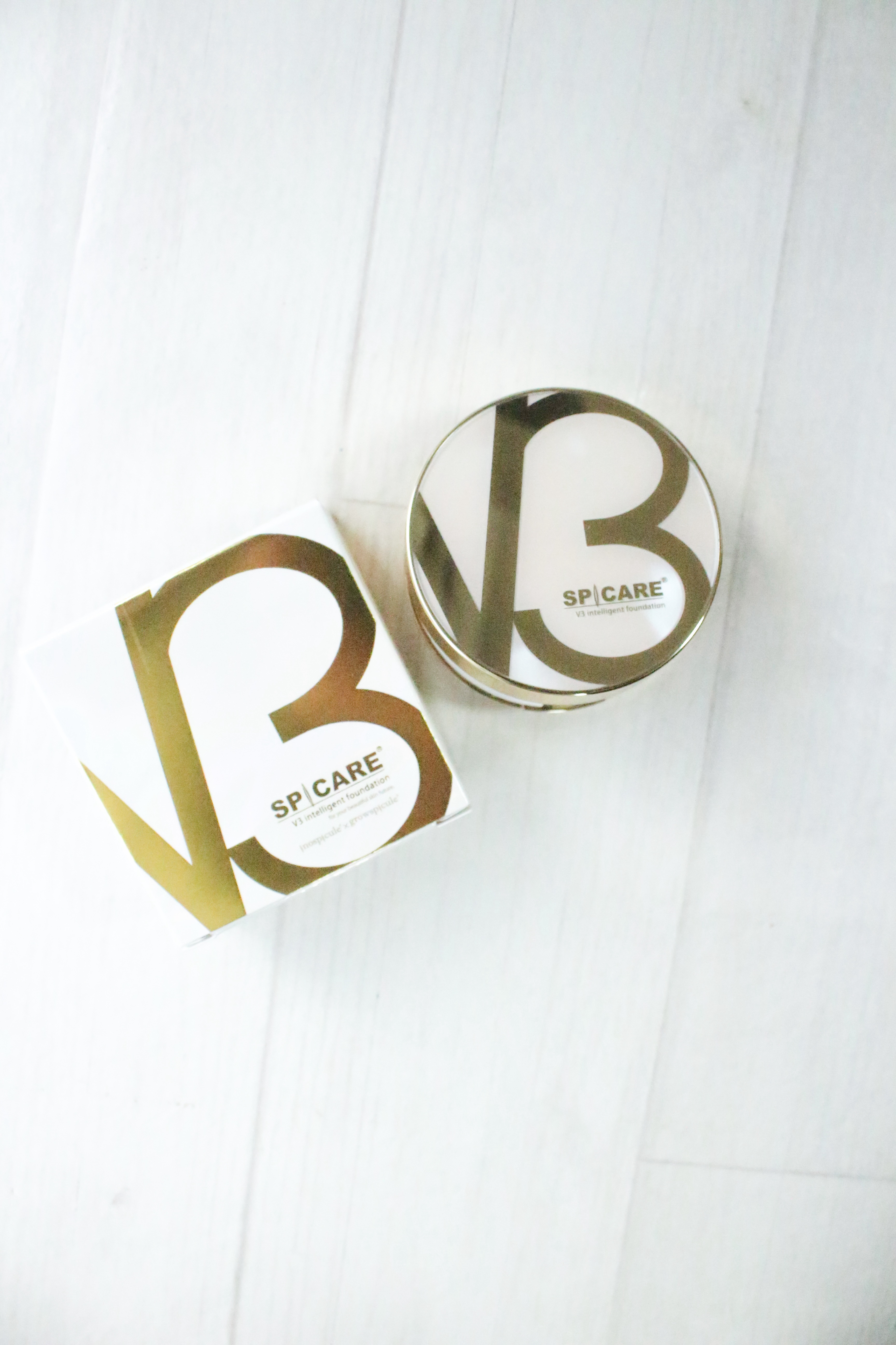 

SPICARE 
『V3 インテリジェント ファンデーション』
⁡
みずみずしくて伸びもよくカバー力もあります🎶
⁡
厚塗り感もなく毛穴をカバーしてれました‎🤍
⁡
塗り心地もしっとり‎だけどベタつきなく使えました🌿‬
⁡
時間が