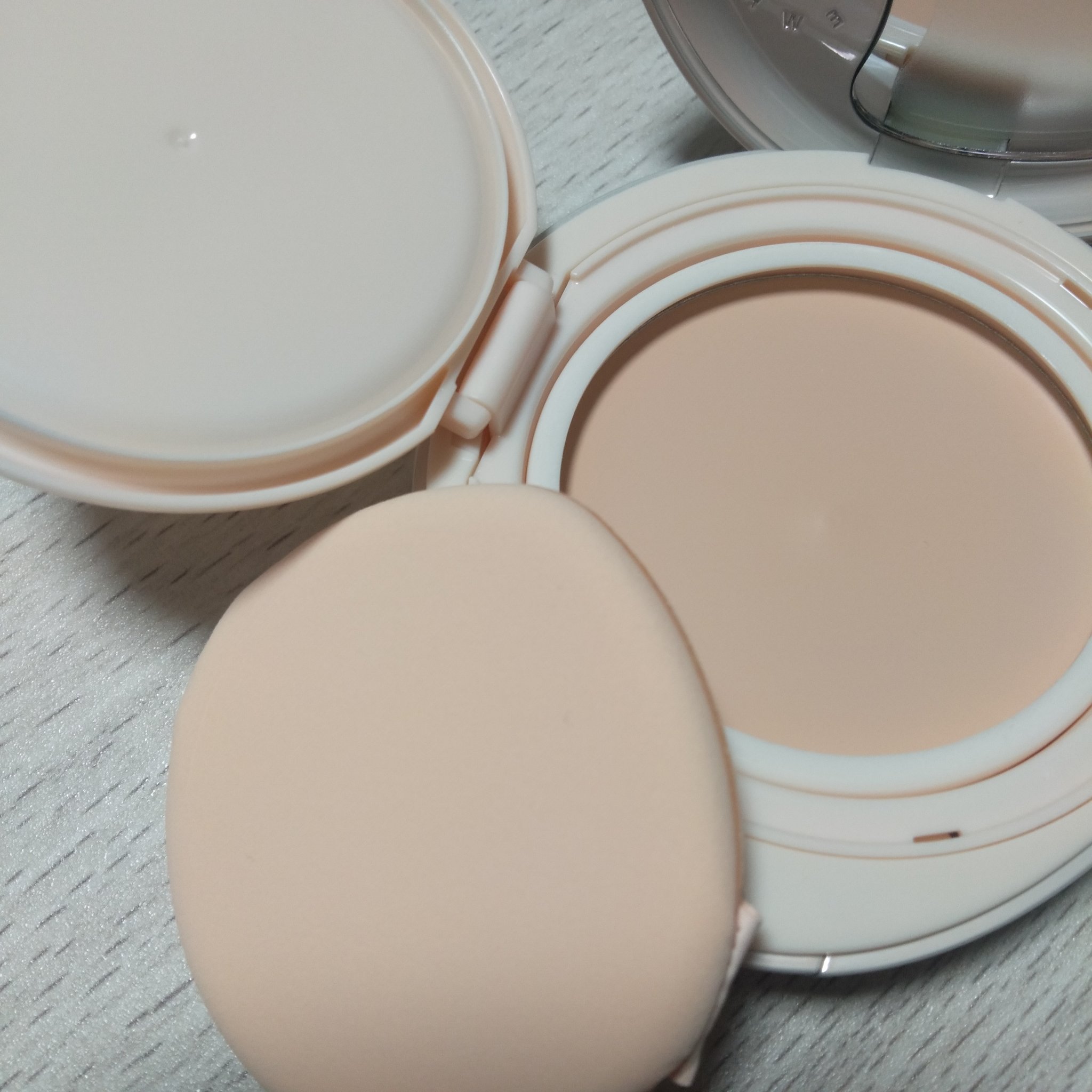 wakemake ウォーターグロウコーティングバームのクチコミ「✈️元グランドスタッフのコスメ紹介✈️

wakemake
ウォーターグロウコーティングバーム.....」（3枚目）