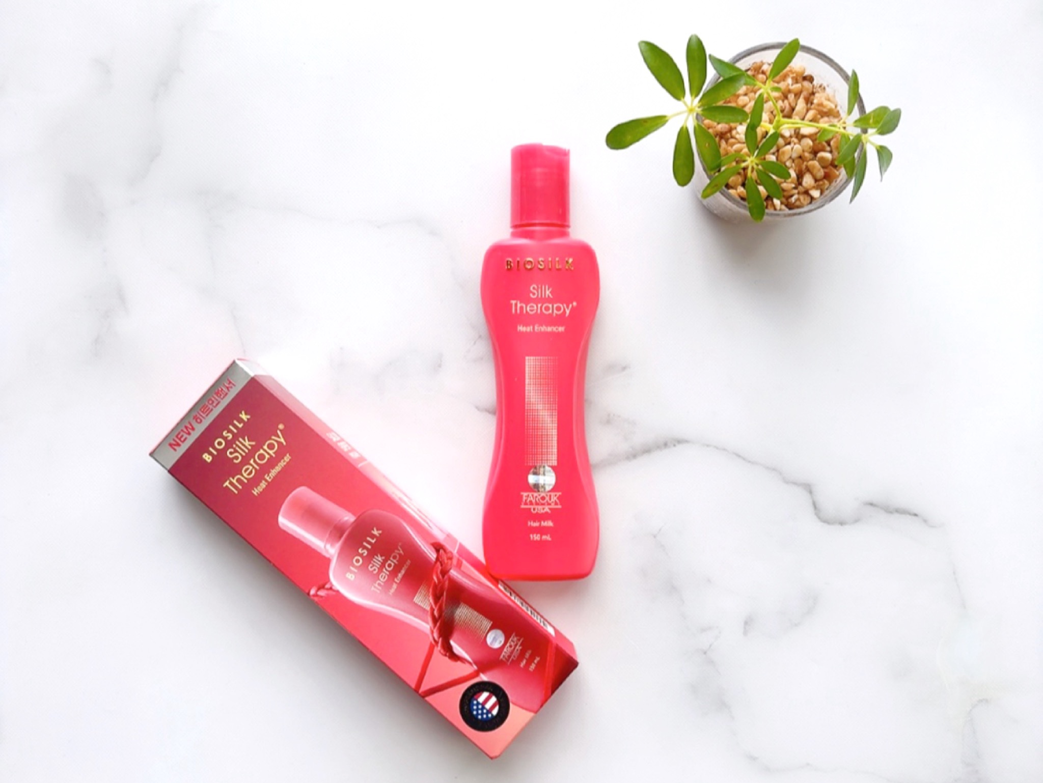 ⁡
⁡
⁡
Silk Therapy
☑︎ ヒートエンハンサーヘアミルク
⁡
⁡
こちらは熱を味方にダメージを受けた髪を補修✧*。ドライヤーやヘアアイロンによる熱ダメージから髪を守りたい方におすすめのヘアミルクです´-
⁡
⁡
Point�