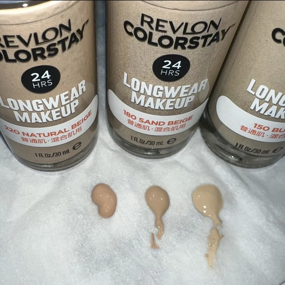 カラーステイ ロングウェア メイクアップ/REVLON/リキッドファンデーションを使ったクチコミ（3枚目）