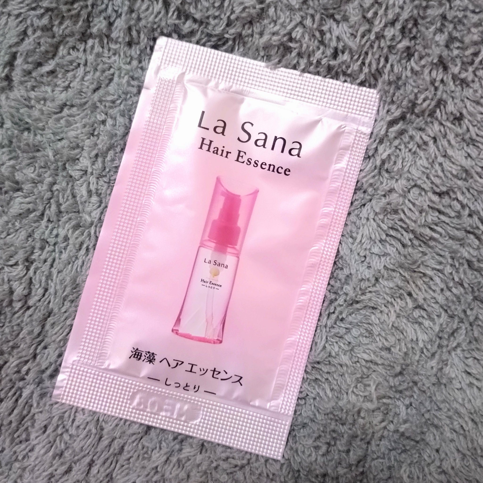 ねっとりしたテクスチャーです！
でも髪の馴染みもよくて、しっとり落ち着く感じです。
ロングセラーなだけあってやっぱりいいですね！
ただ高いのがネックです‥！


