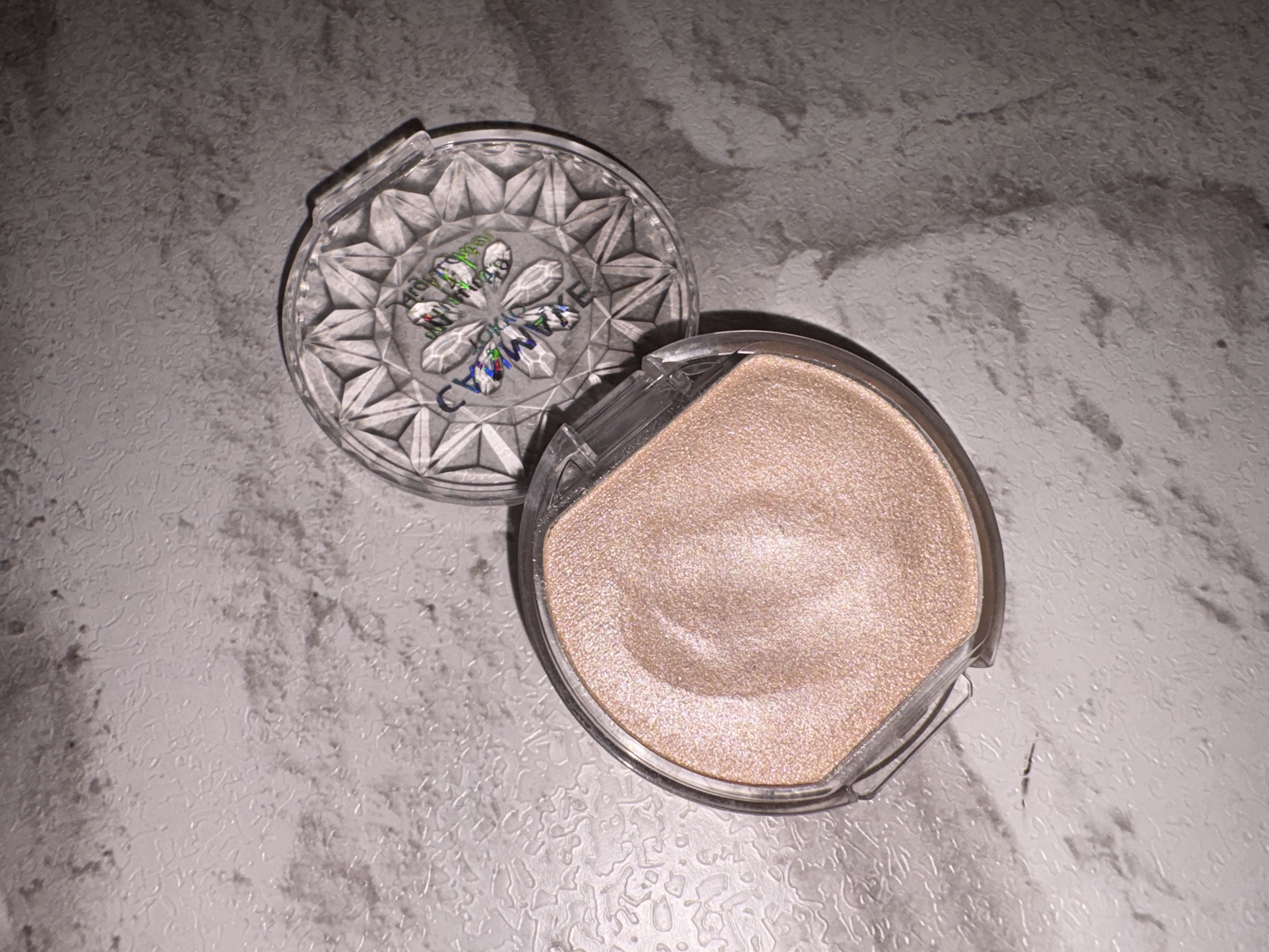 むにゅっとハイライター/キャンメイク/クリームハイライトを使ったクチコミ（1枚目）