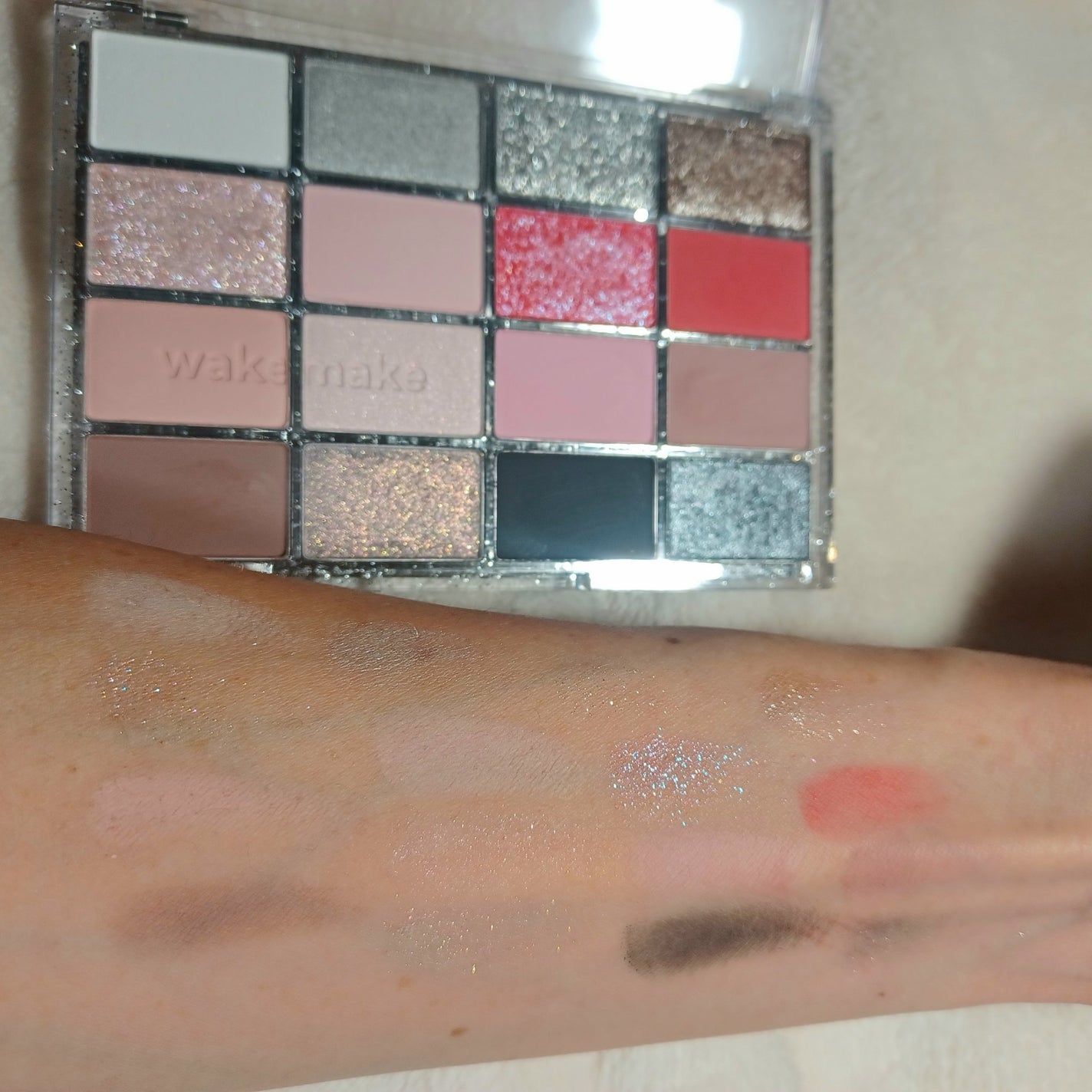 ソフトブラーリングアイパレット/wakemake/アイシャドウパレットを使ったクチコミ(3枚目)