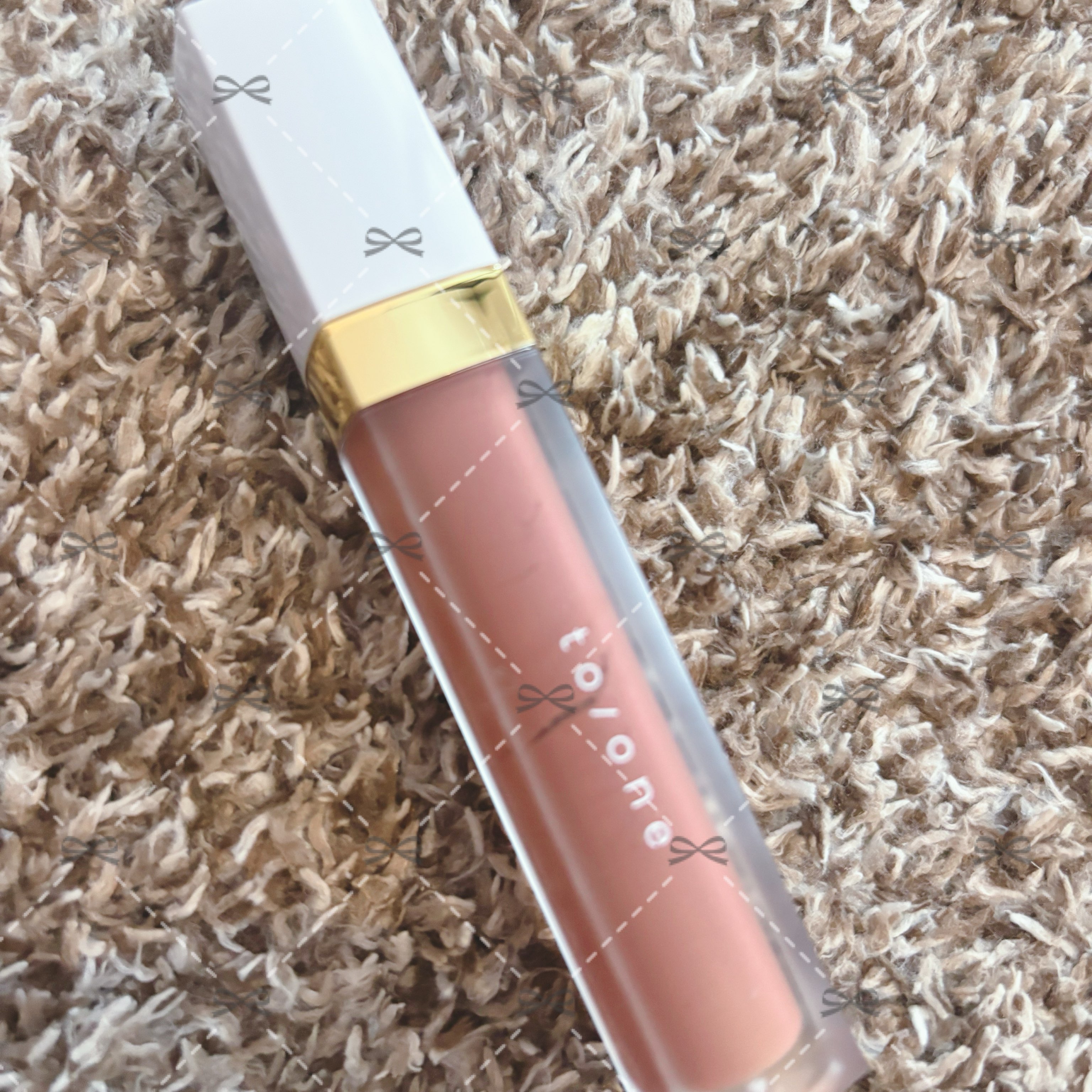 トーン ペタル エッセンス グロス/to/one/リップグロスを使ったクチコミ（1枚目）