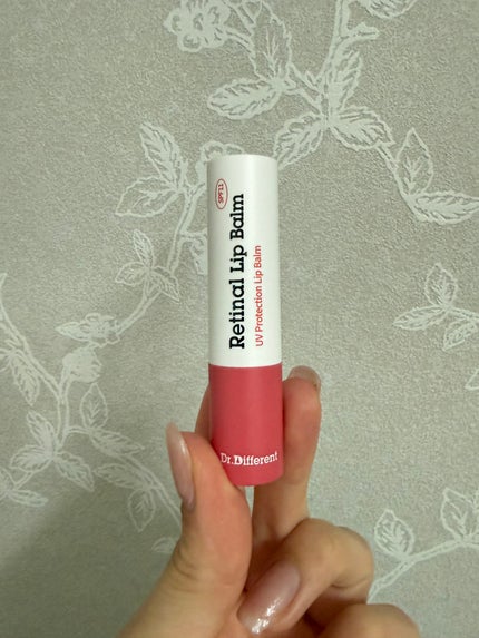 Dr.Different レチナールリップバーム ティンテッド
少しスースーする、レチナールリップ。
今回はティンテッドを購入しました。
見た目結構赤色ですが、塗ってみるとほんのり血色が良くなる感じで