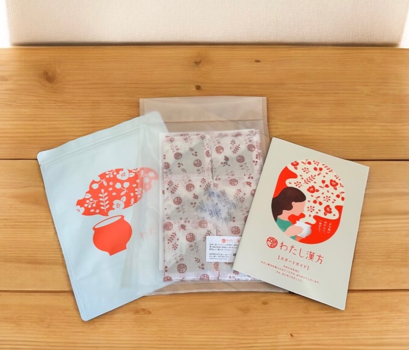 わたし漢方
⁡
可愛いパッケージ❤️
⁡
個包装のパッケージもお揃いで可愛いです♪
⁡
忙しくなかなかの時間がとれないし、直接はちょっとお店に行くのはちょっと勇気がいる💦
⁡
こちらは、オンライン漢方薬相談サービス
⁡
相談から購入までL