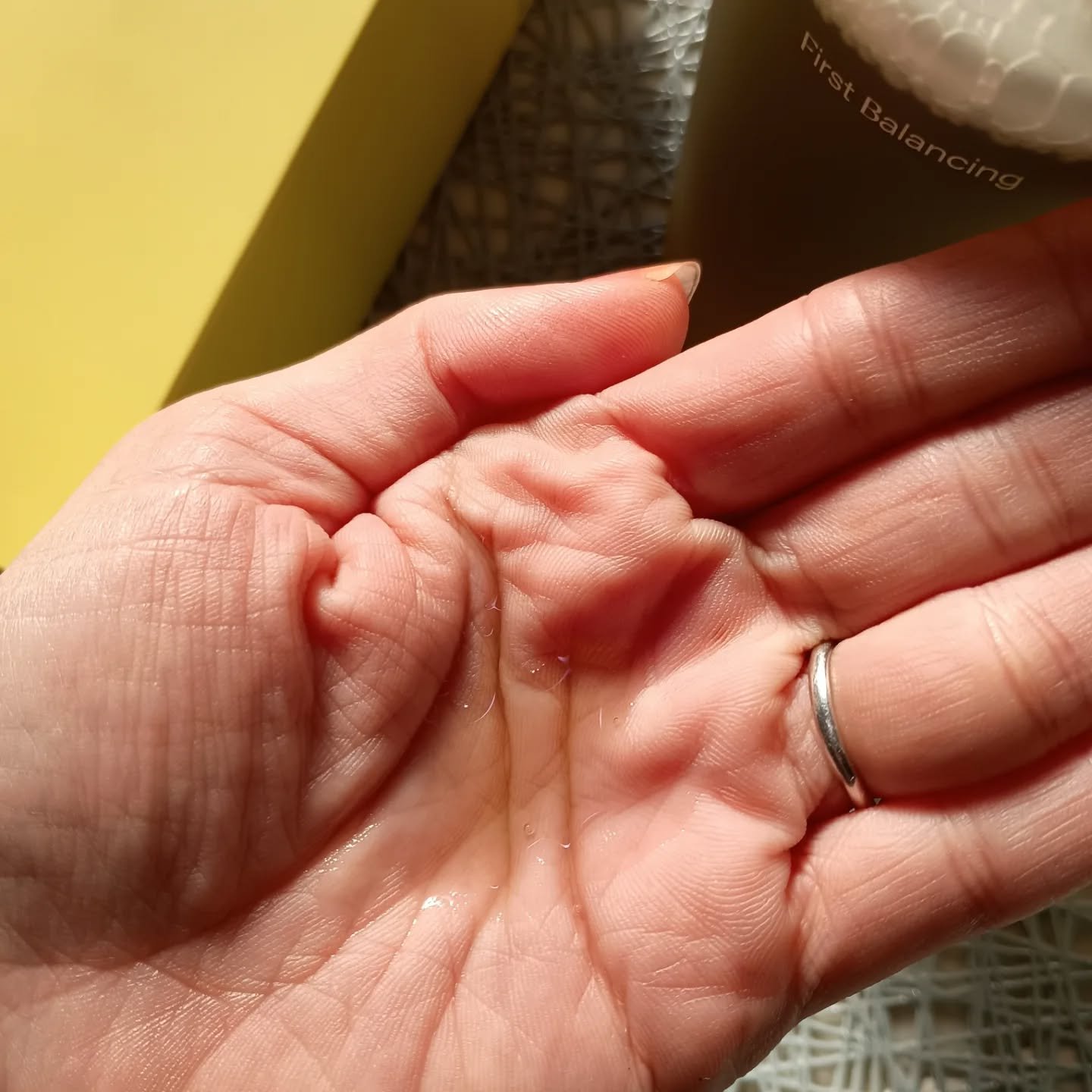 ファーストバランシングトナー/Lowlize/化粧水を使ったクチコミ（2枚目）