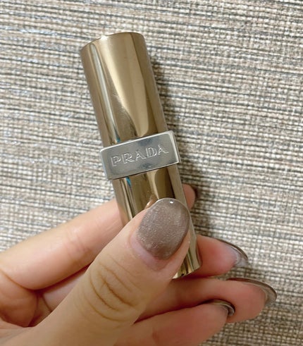 モノクローム ウェイトレス リップカラー(スムース ナイロン)/PRADA BEAUTY/口紅を使ったクチコミ(2枚目)