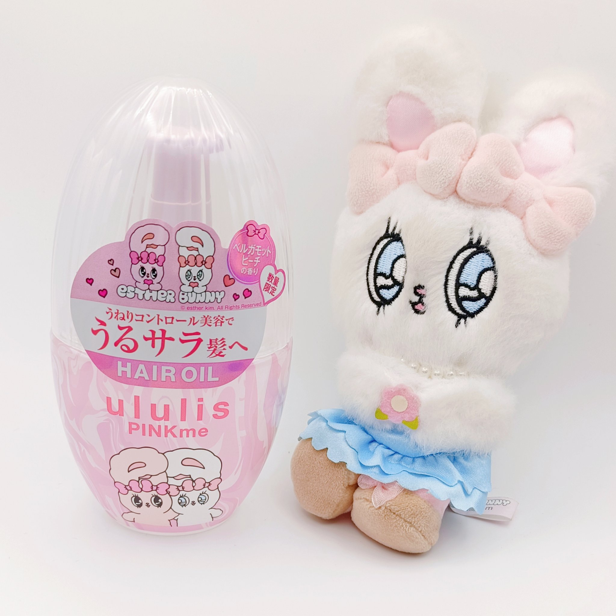 ウルリス
エスターバニー
ピンクミーコントロールヘアオイル

エスターバニーコラボの数量限定ウルリスマツキヨで購入🐰
きゃわわ🥰
店頭で試したベルガモットピーチの香りも爽やかで良かった🍑


エスターバニー大好きな娘のクリスマス🎅の