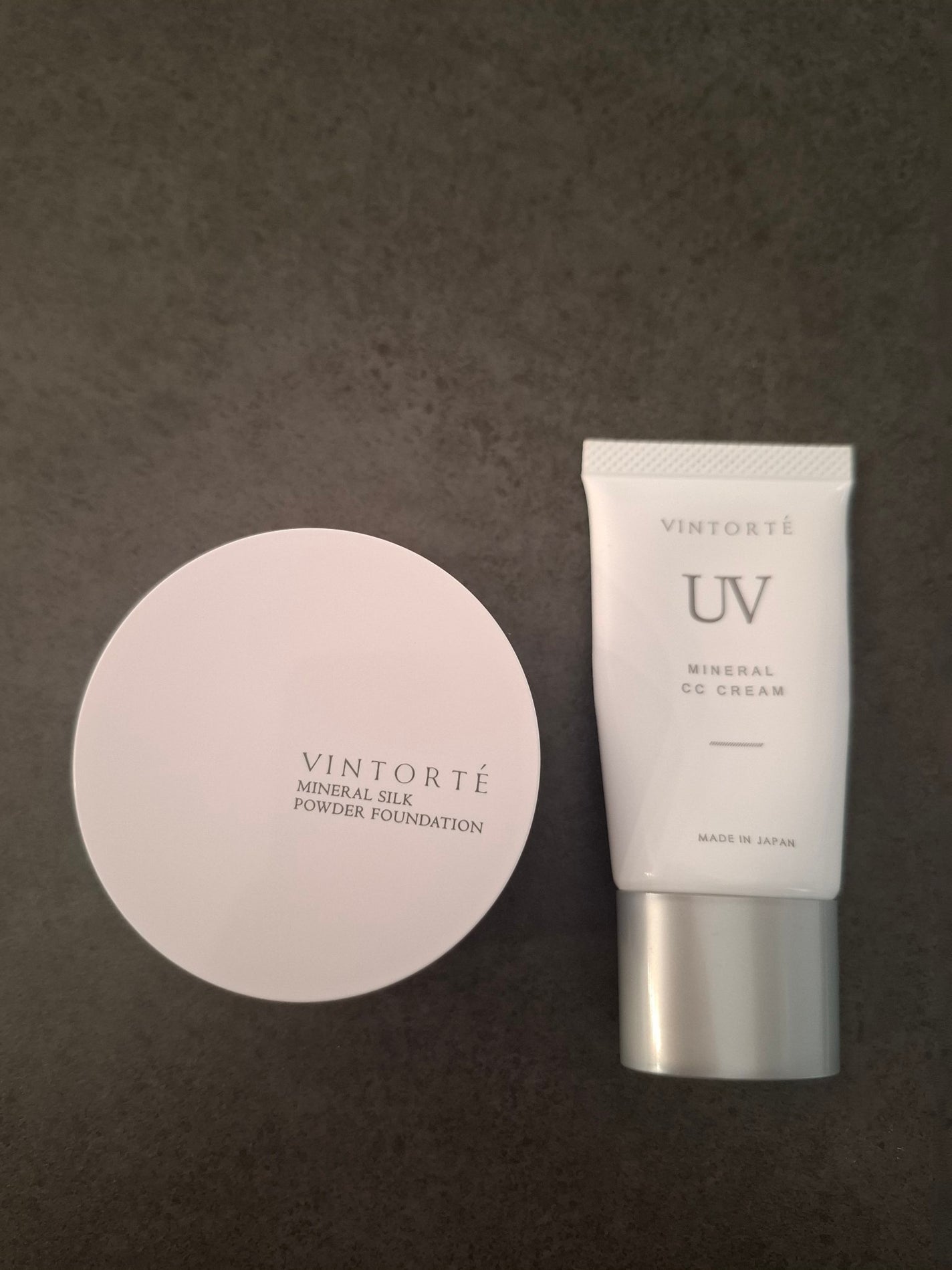 ミネラルシルクファンデーション(ケース・パフ付)/ヴァントルテ/パウダーファンデーションを使ったクチコミ(1枚目)