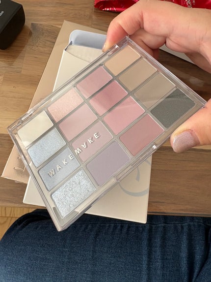 ソフトブラーリングアイパレット/wakemake/アイシャドウパレットを使ったクチコミ(1枚目)