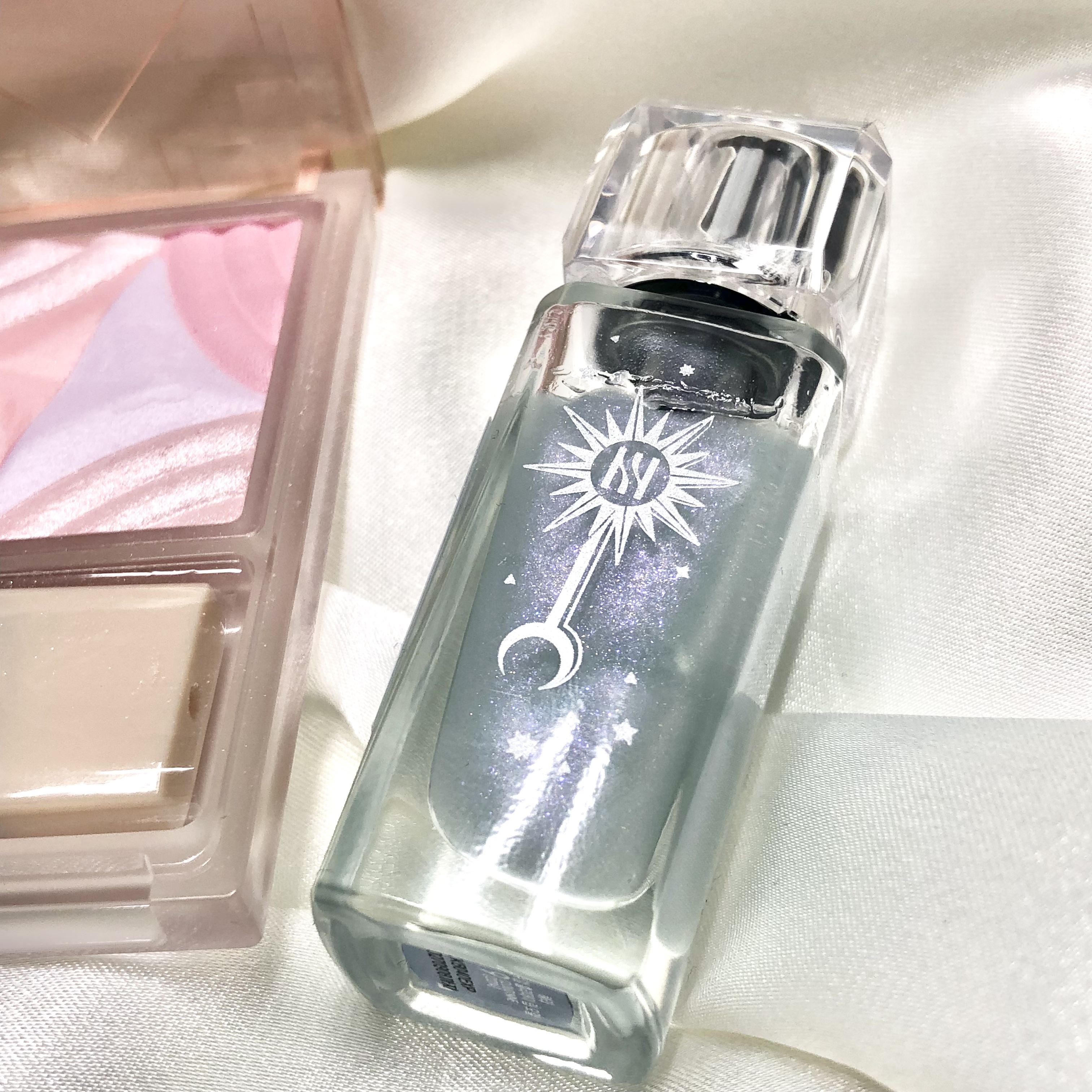 センシュアル ホリデー リップ オイル/HERA/リップグロスを使ったクチコミ（3枚目）