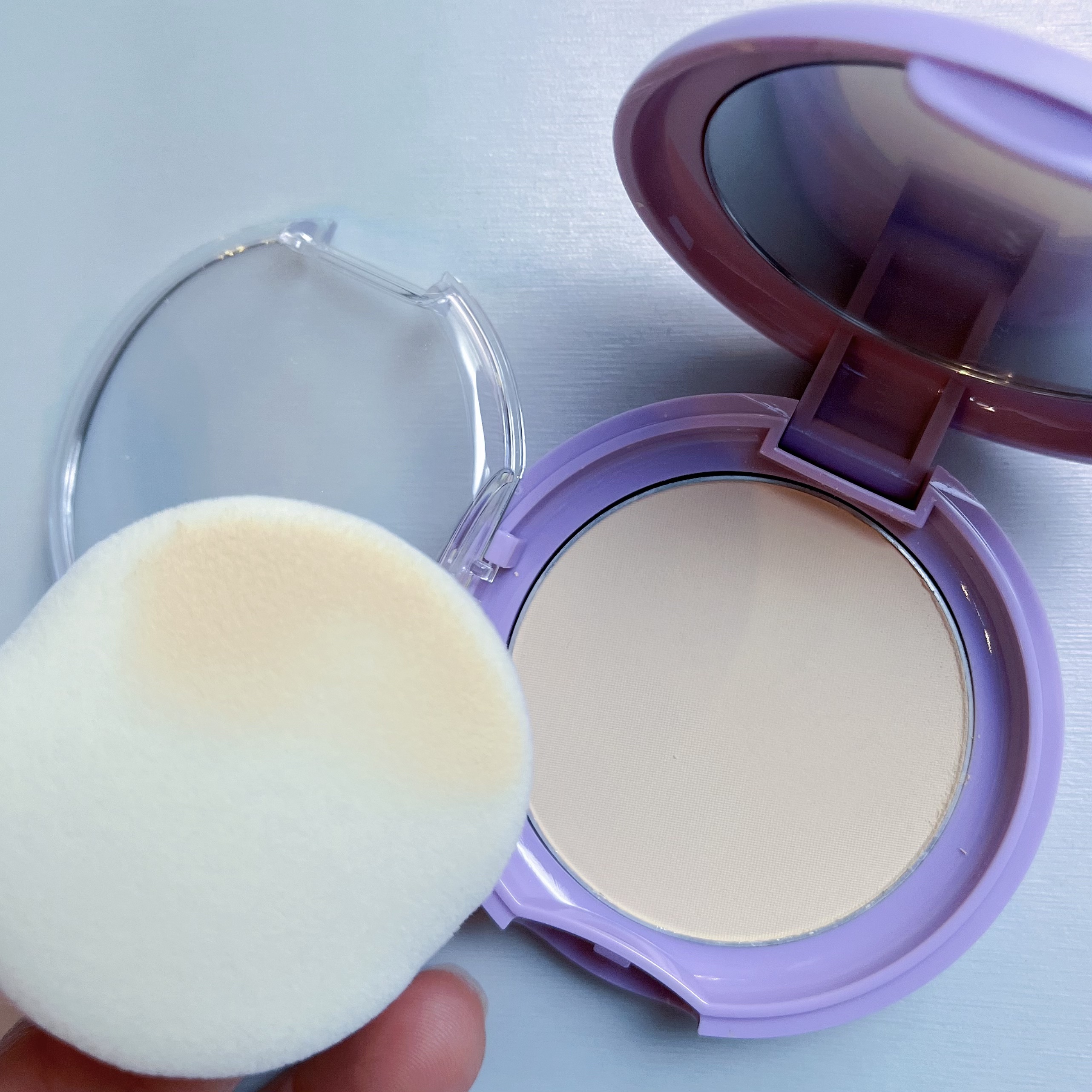 ブラーパウダーパクト/ABOUT TONE/プレストパウダーを使ったクチコミ（2枚目）