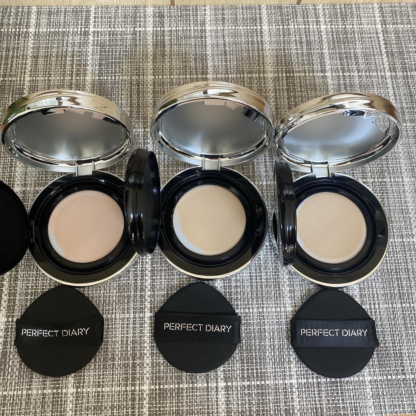 エッセンスコンシーリング UV クッションファンデーション/PERFECT DIARY/クッションファンデーションを使ったクチコミ(1枚目)