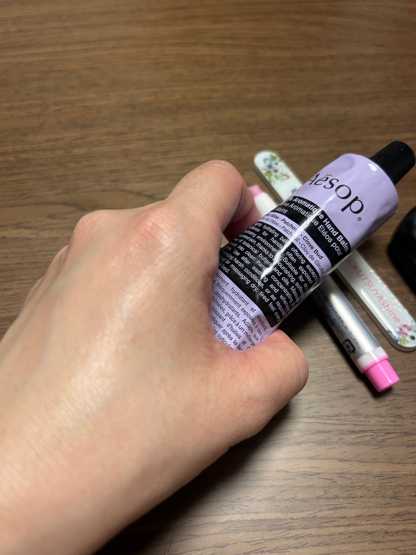 エレオス アロマティック ハンドバーム/Aesop/ハンドクリームを使ったクチコミ(3枚目)